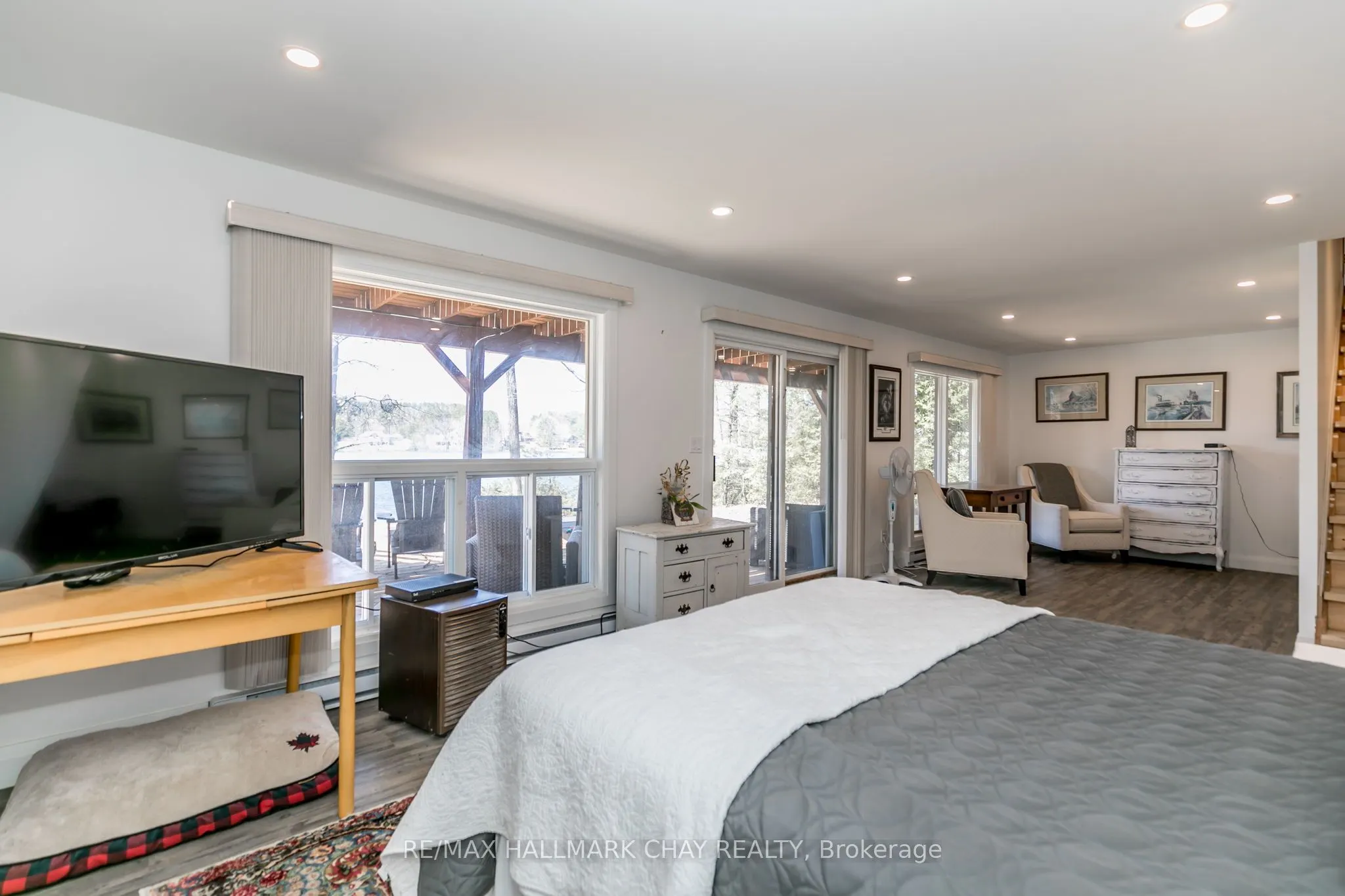 176 Farlain Lake Road E