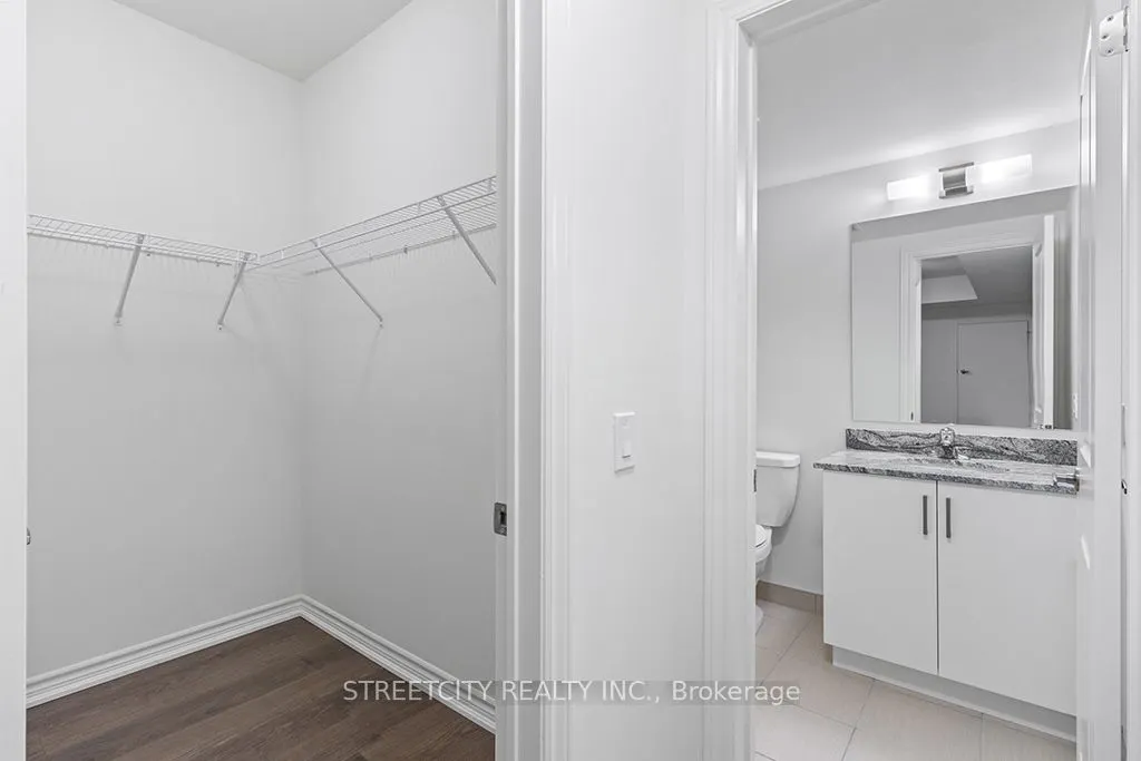 5 Spooner Crescent #215