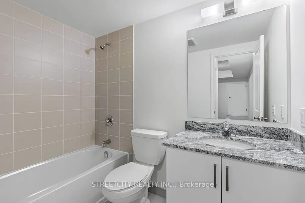 5 Spooner Crescent #215