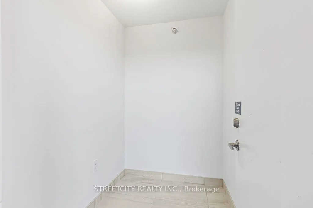 5 Spooner Crescent #215