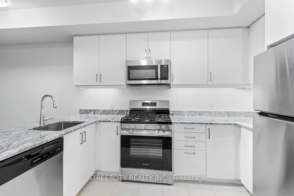 5 Spooner Crescent #215