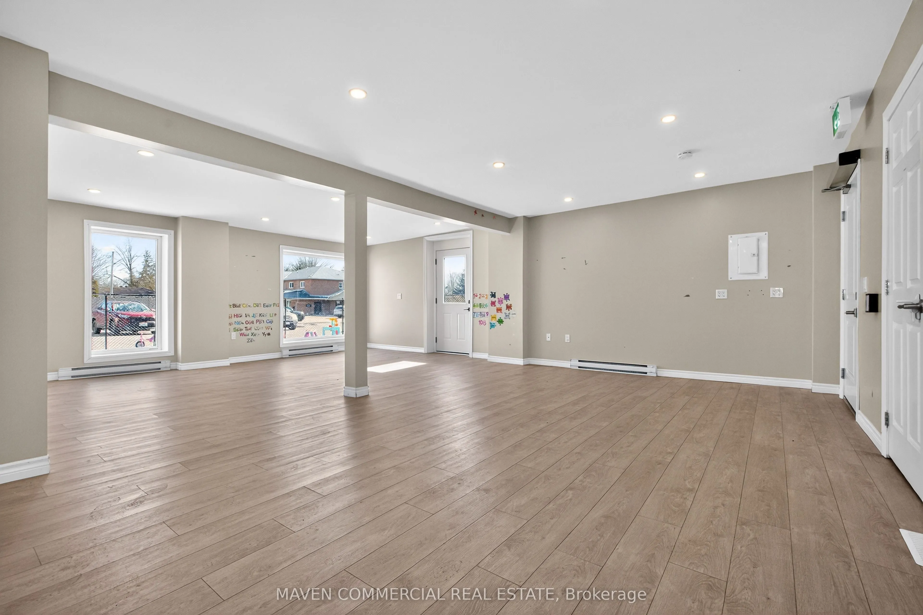 9 Queen Street W #105