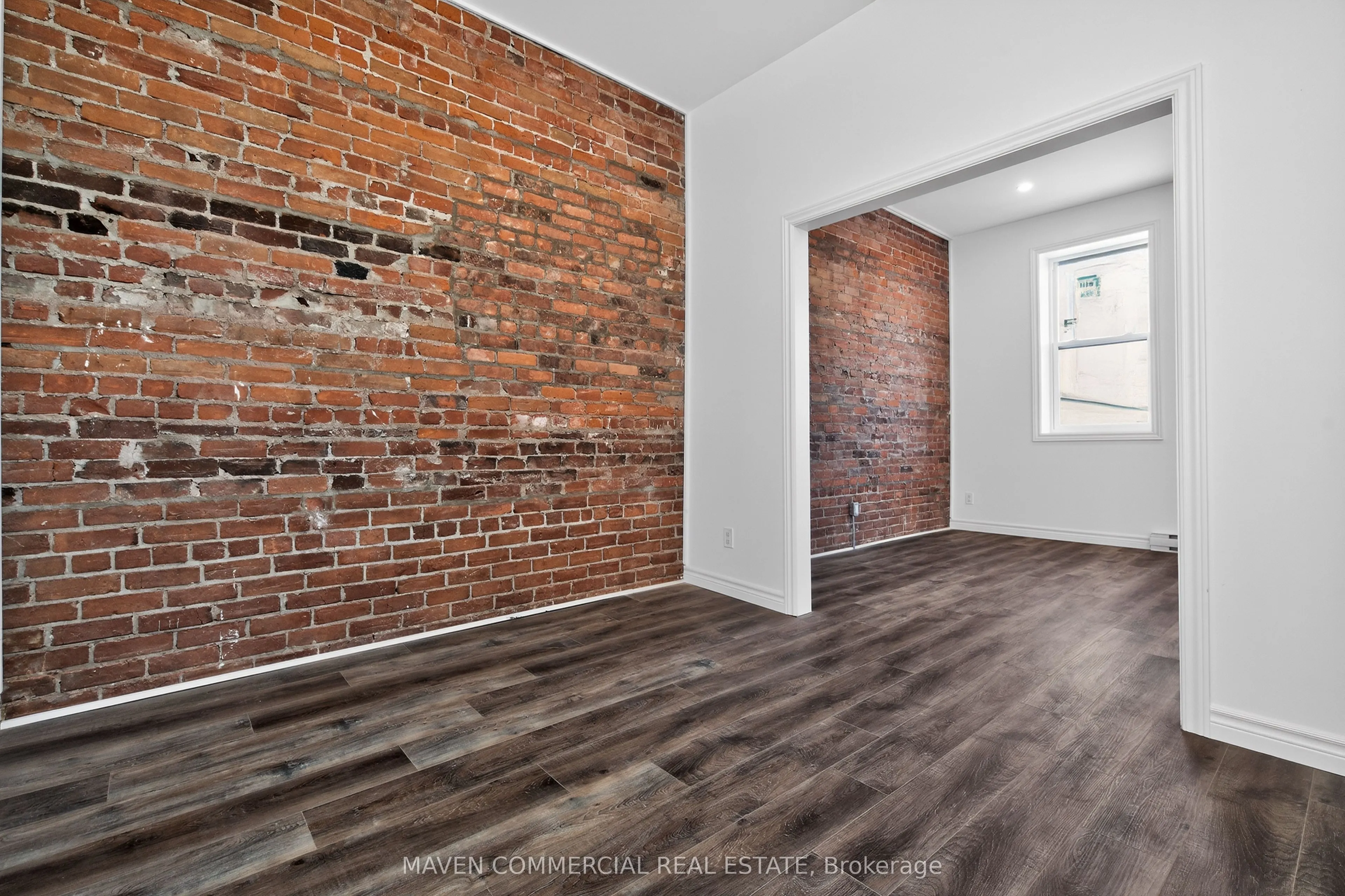 9 Queen Street W
