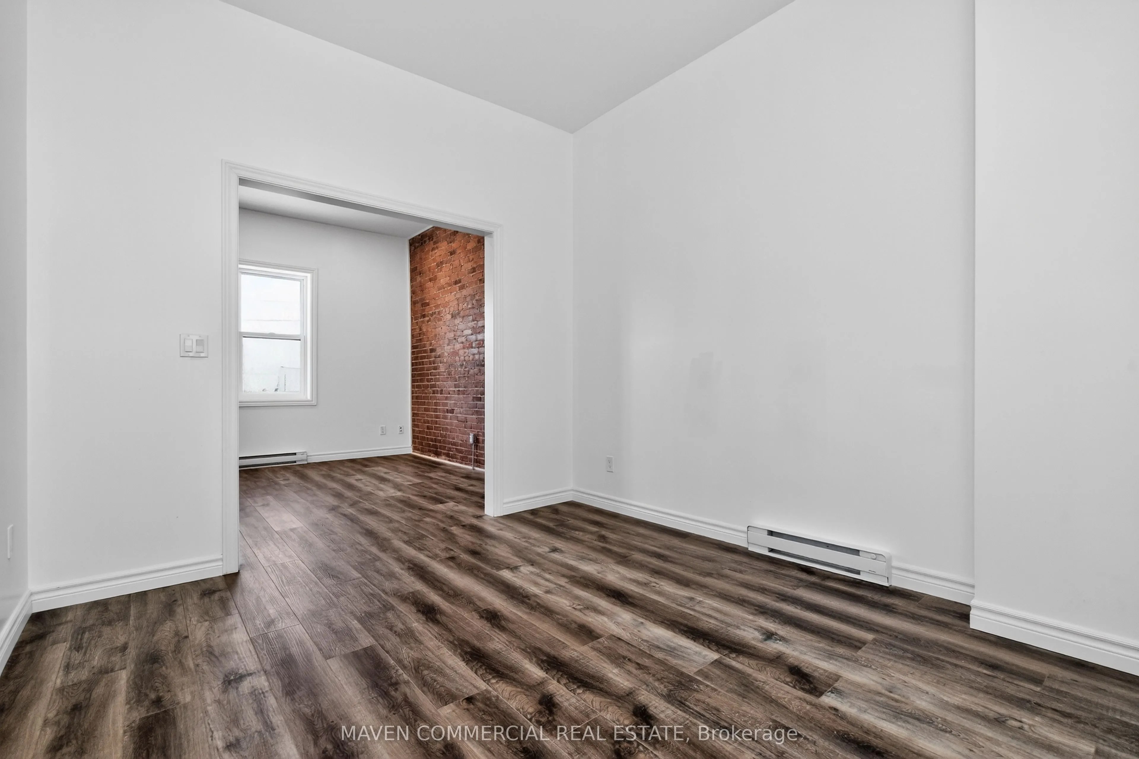 9 Queen Street W