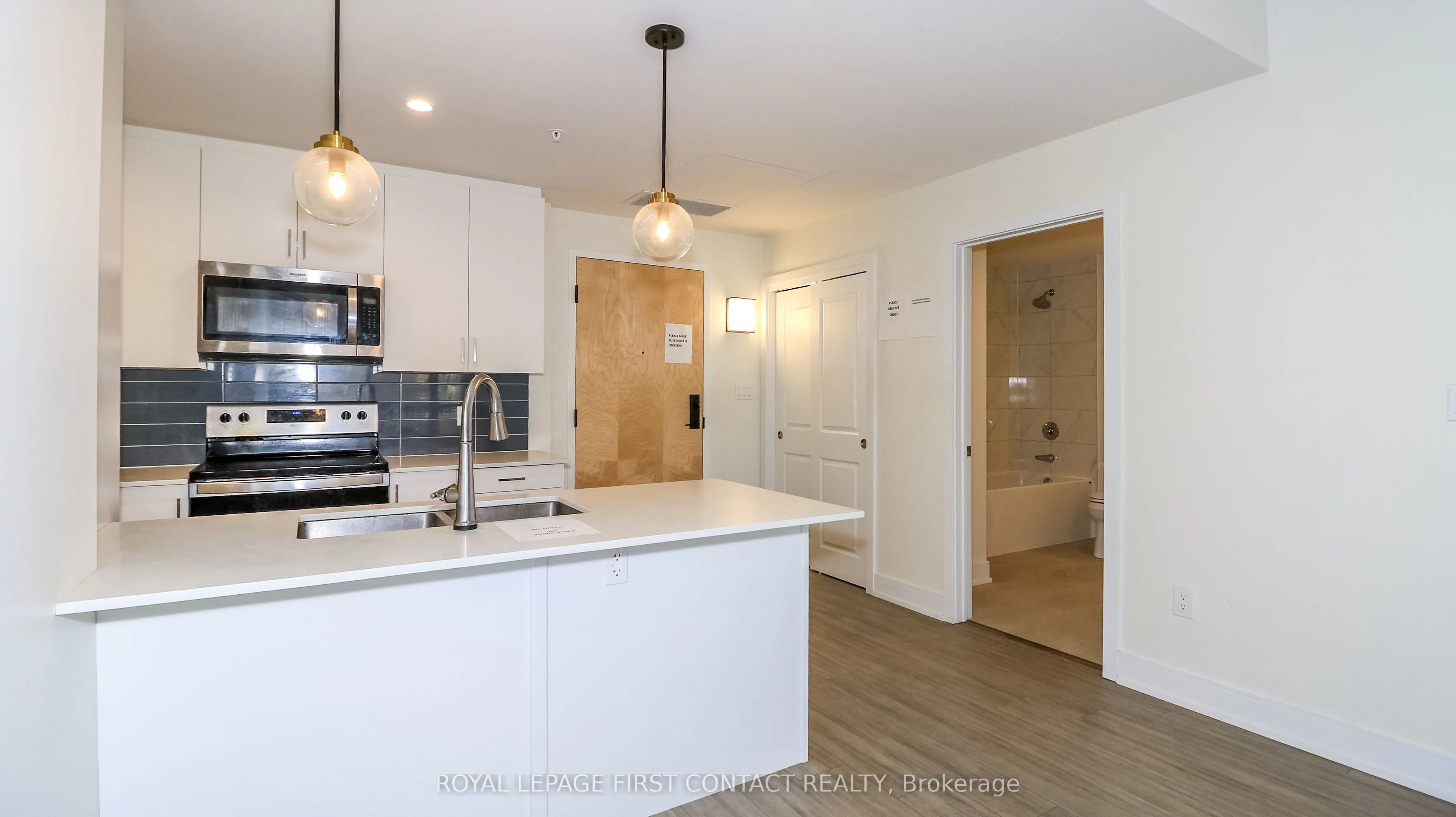 121 Mary Street #210