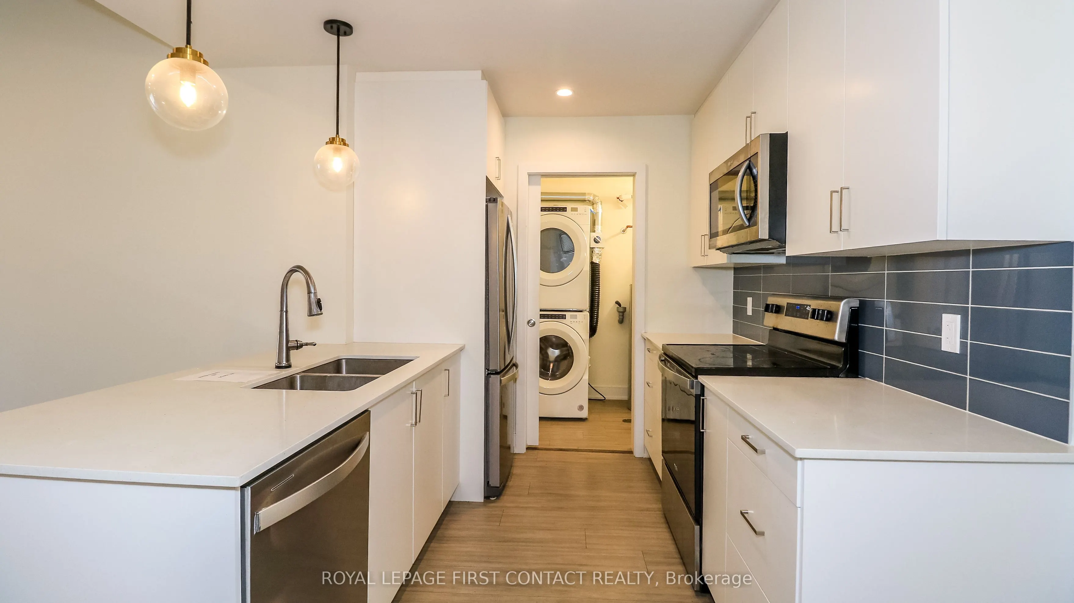 121 Mary Street #210