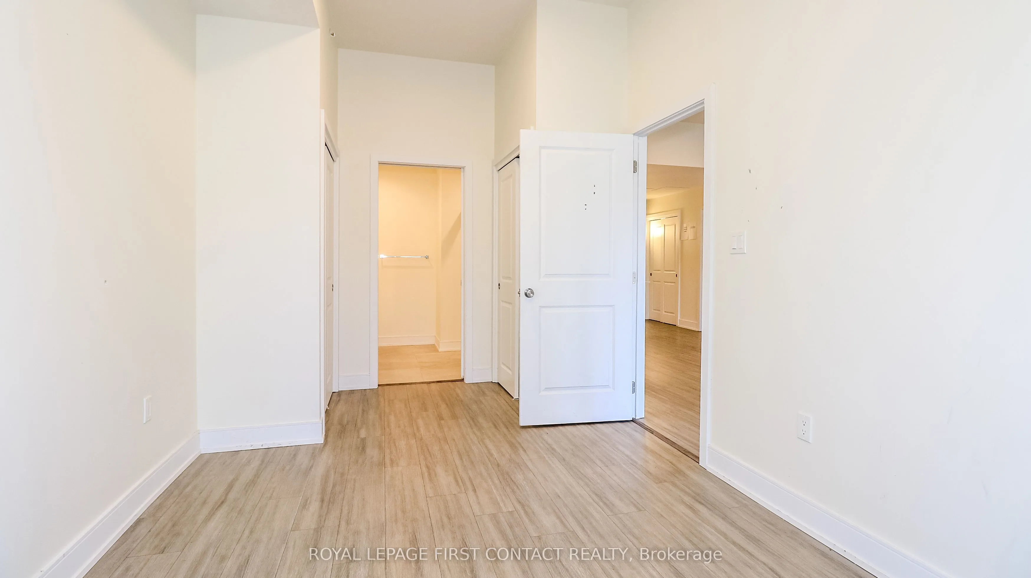 121 Mary Street #210