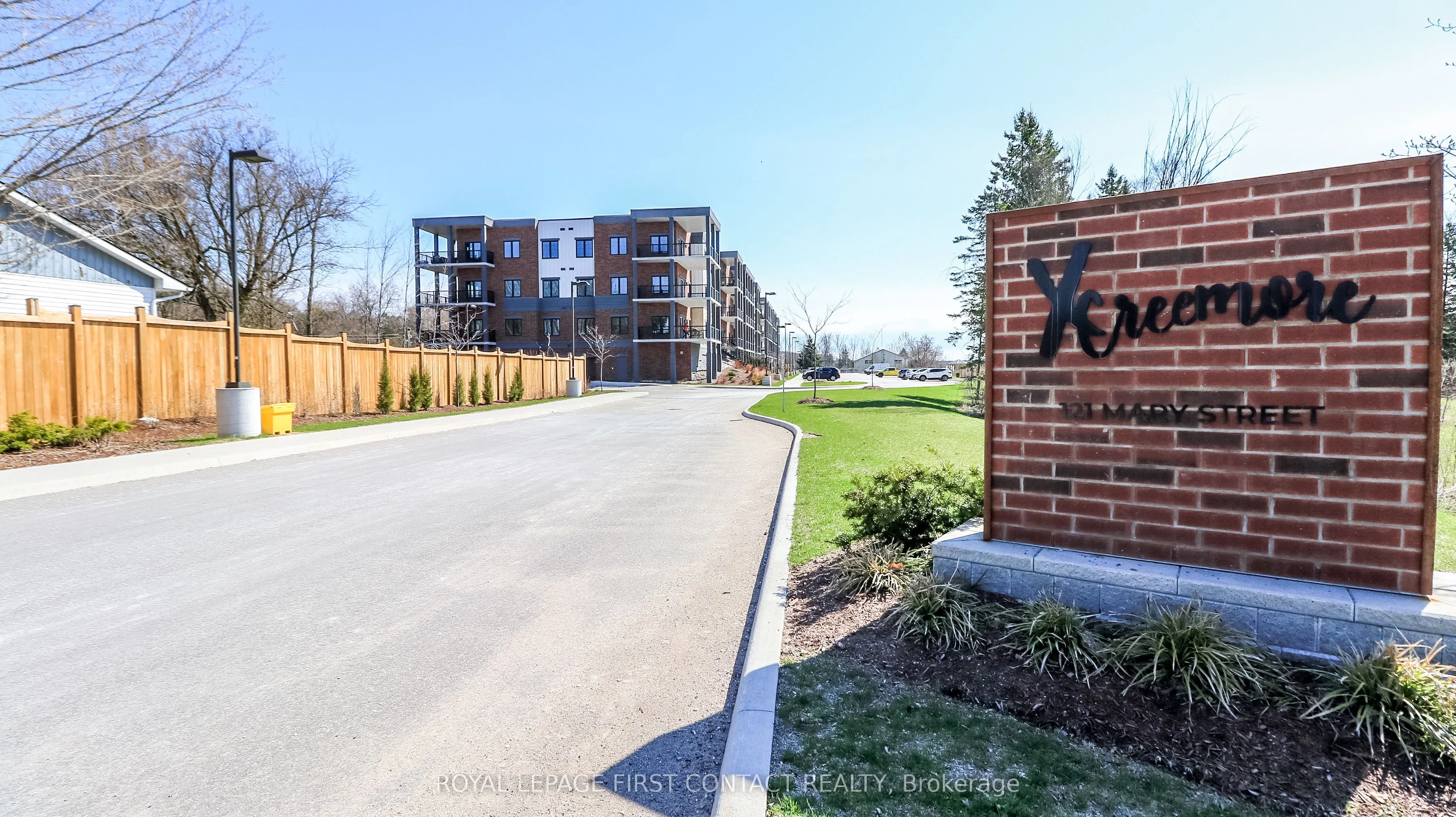 121 Mary Street #210