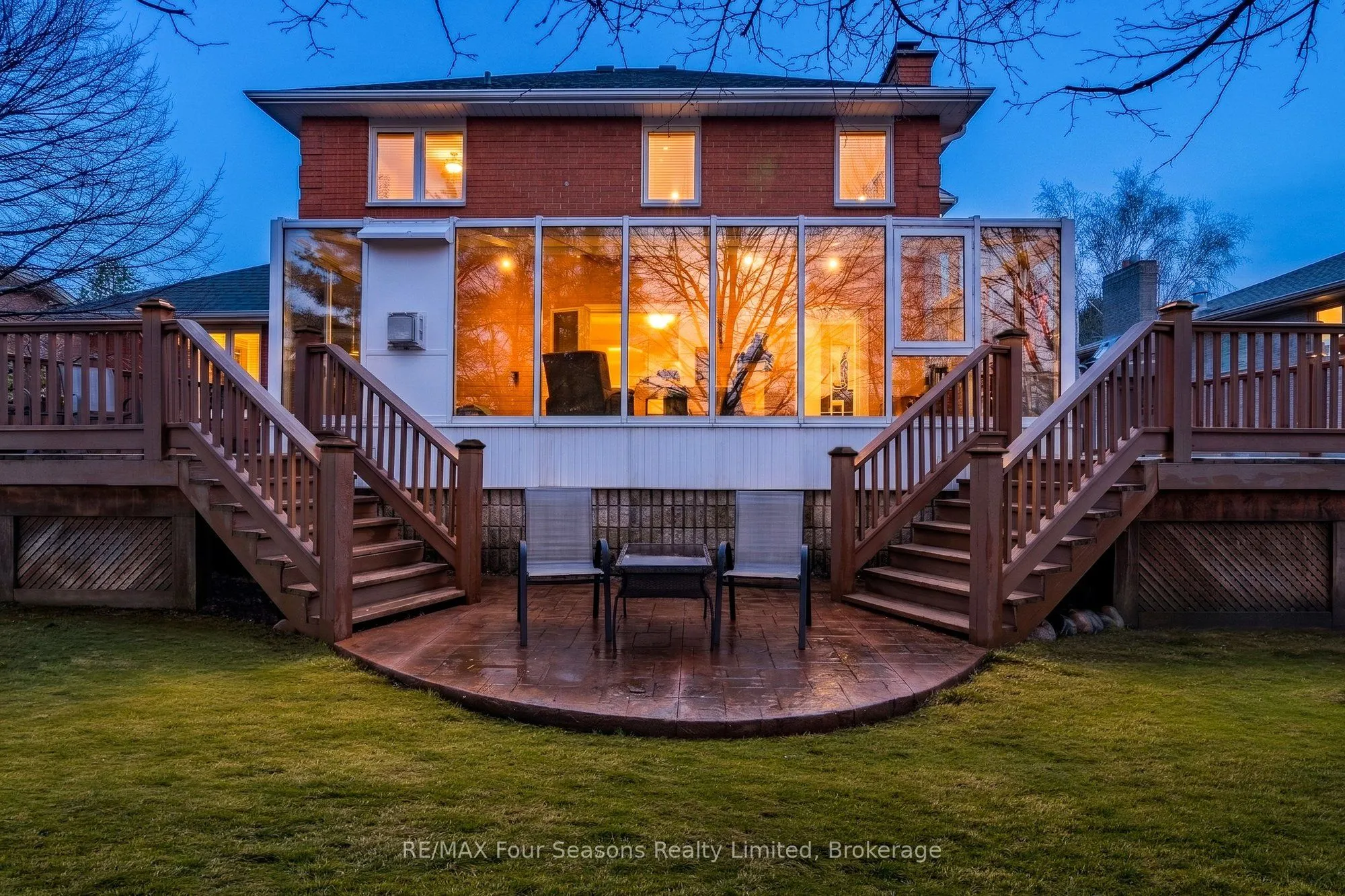 16 Carmichael Crescent