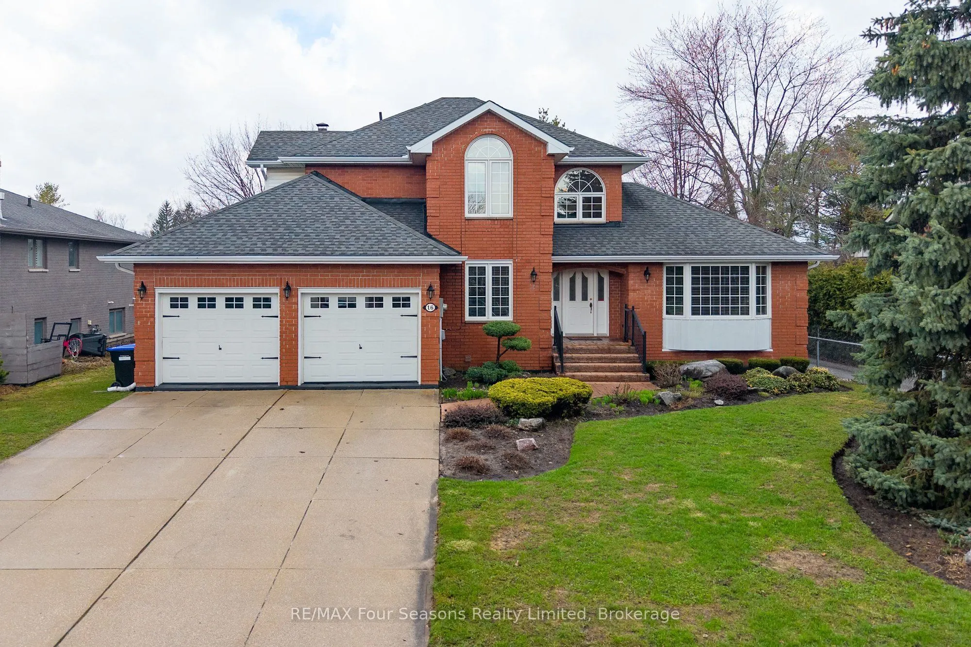 16 Carmichael Crescent