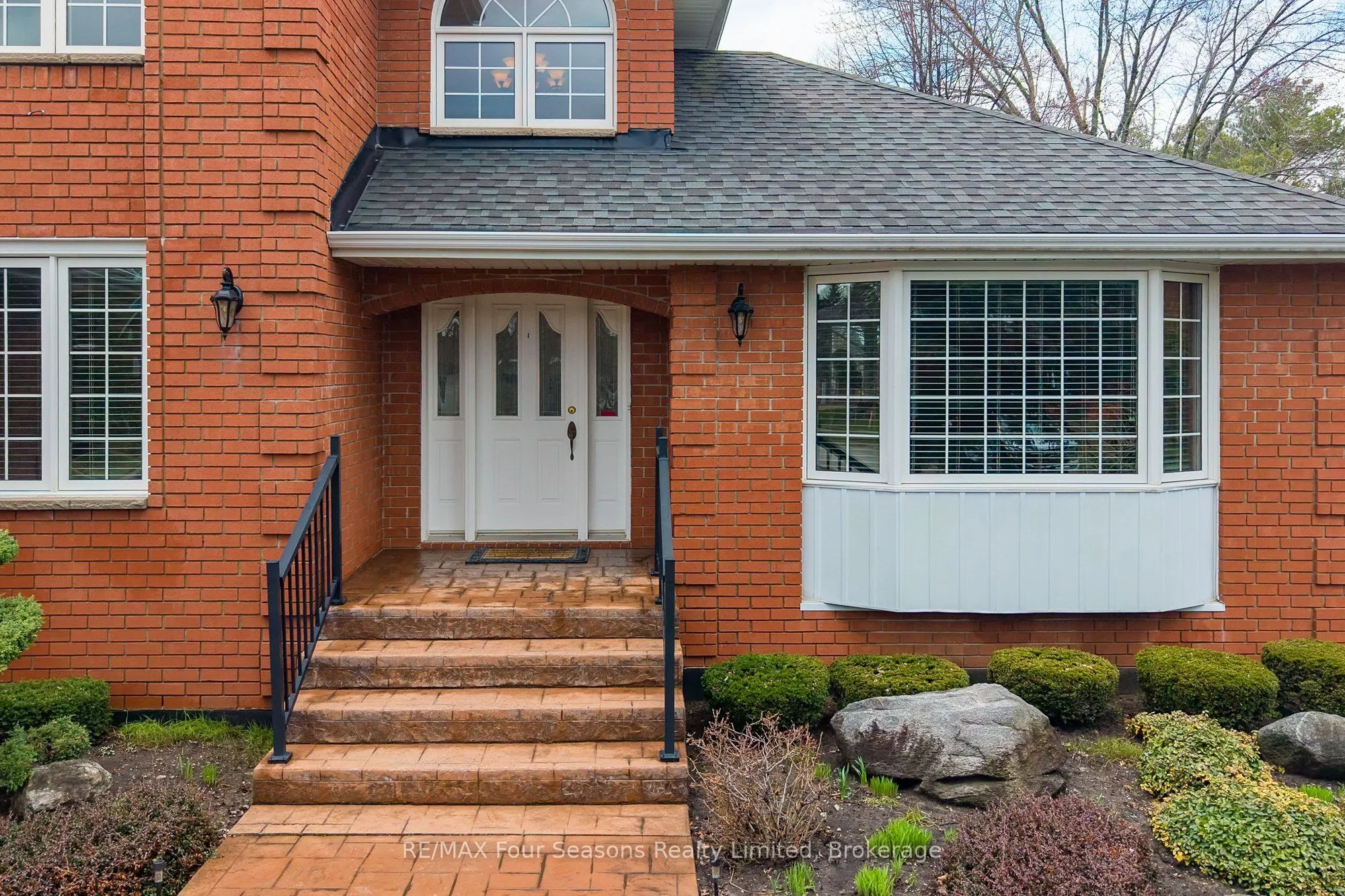16 Carmichael Crescent