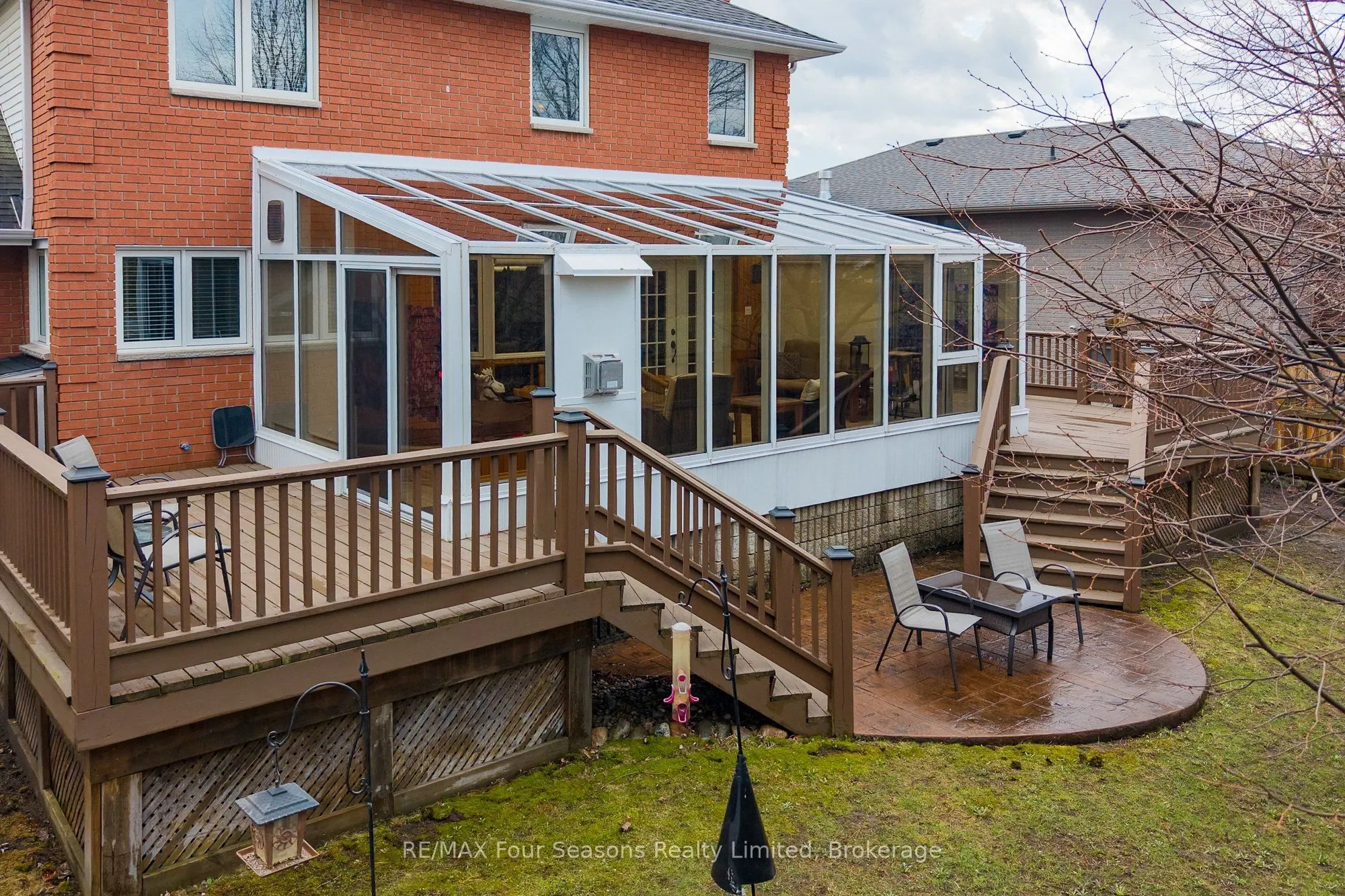 16 Carmichael Crescent