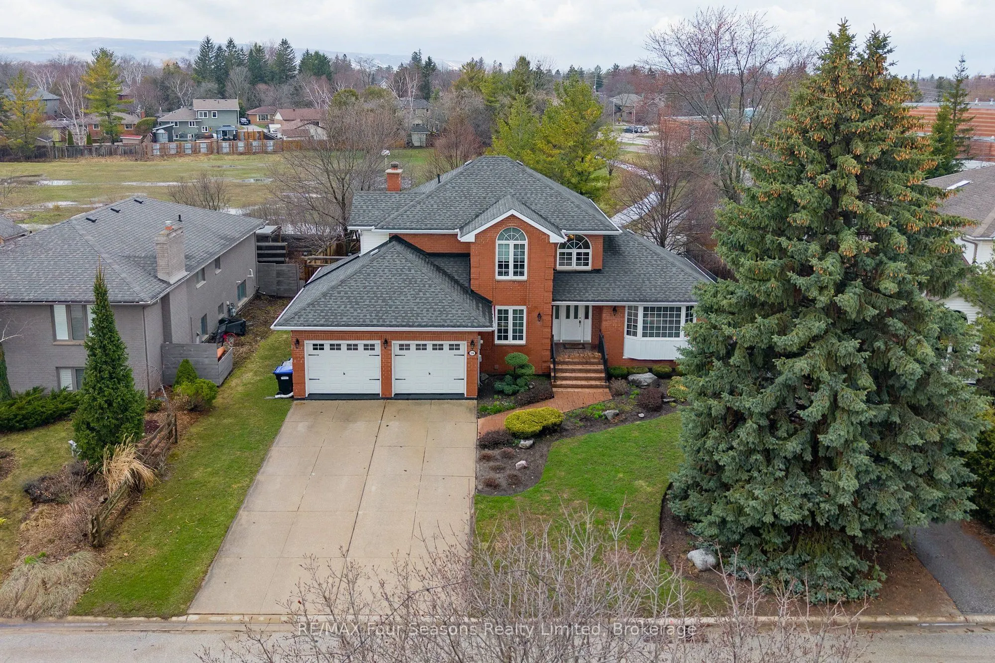 16 Carmichael Crescent