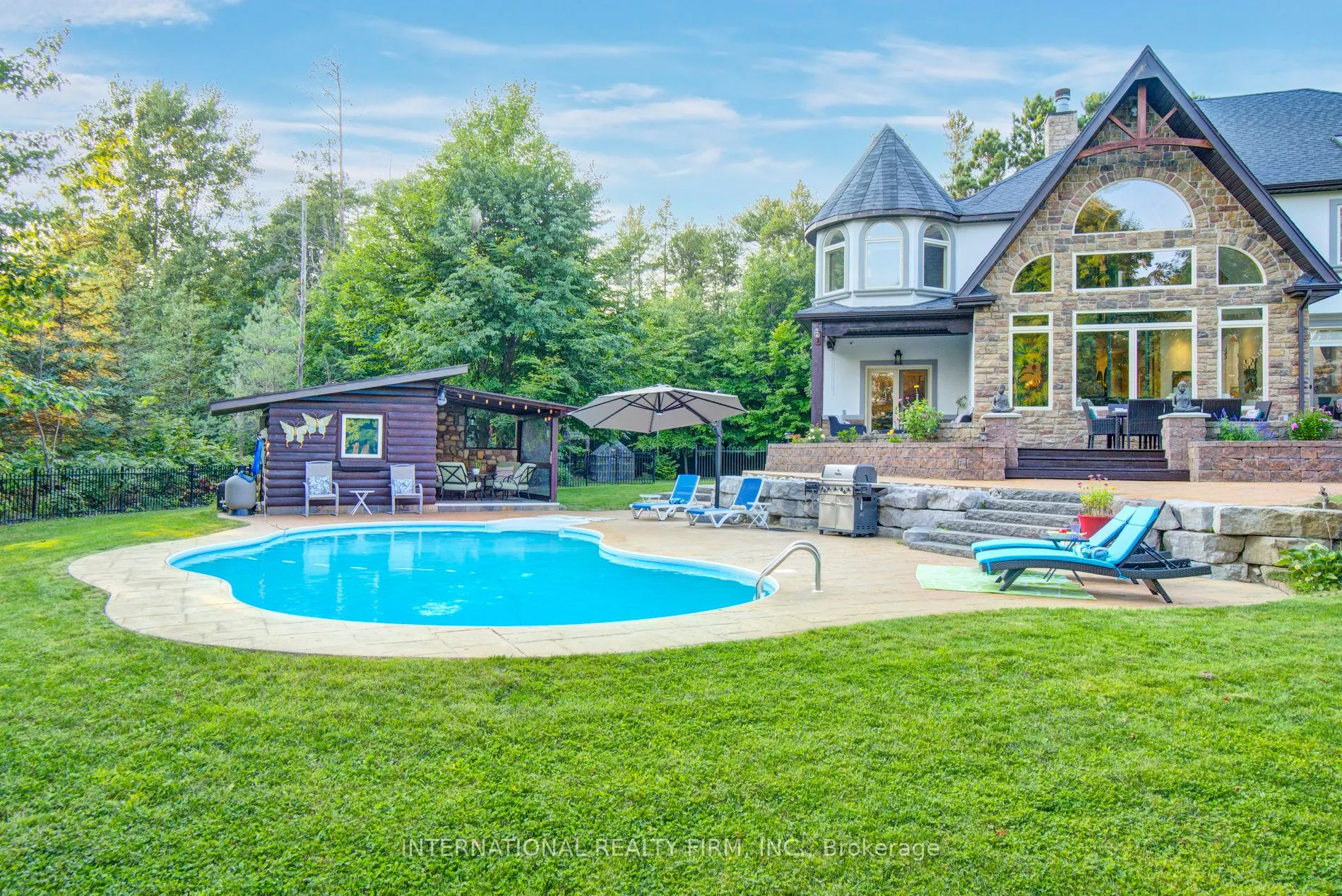 6 Pinehurst Lane
