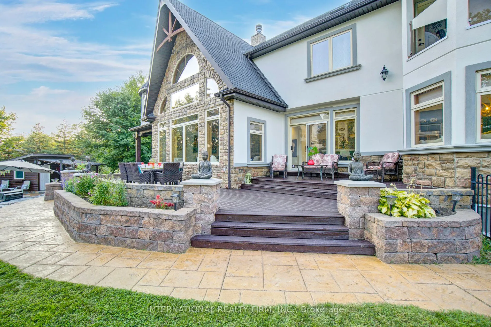 6 Pinehurst Lane