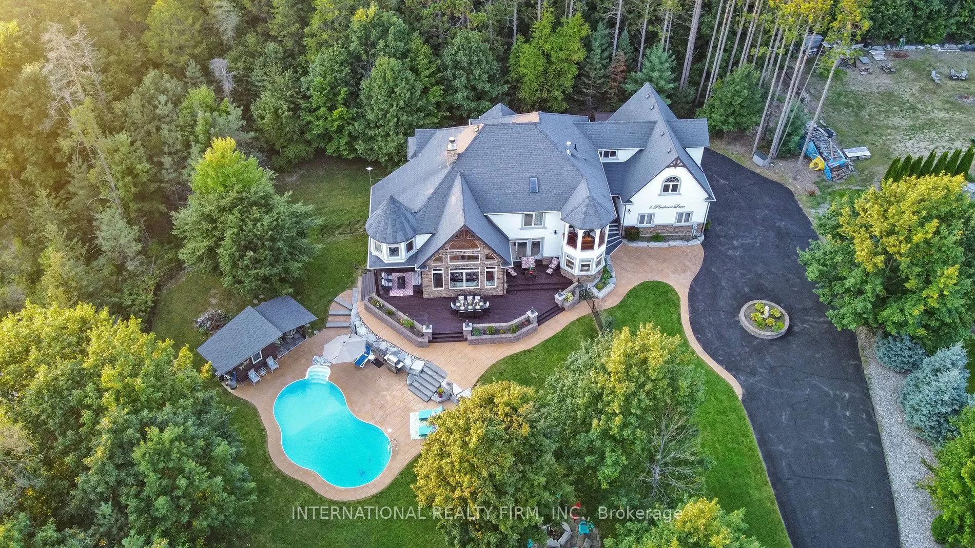 6 Pinehurst Lane