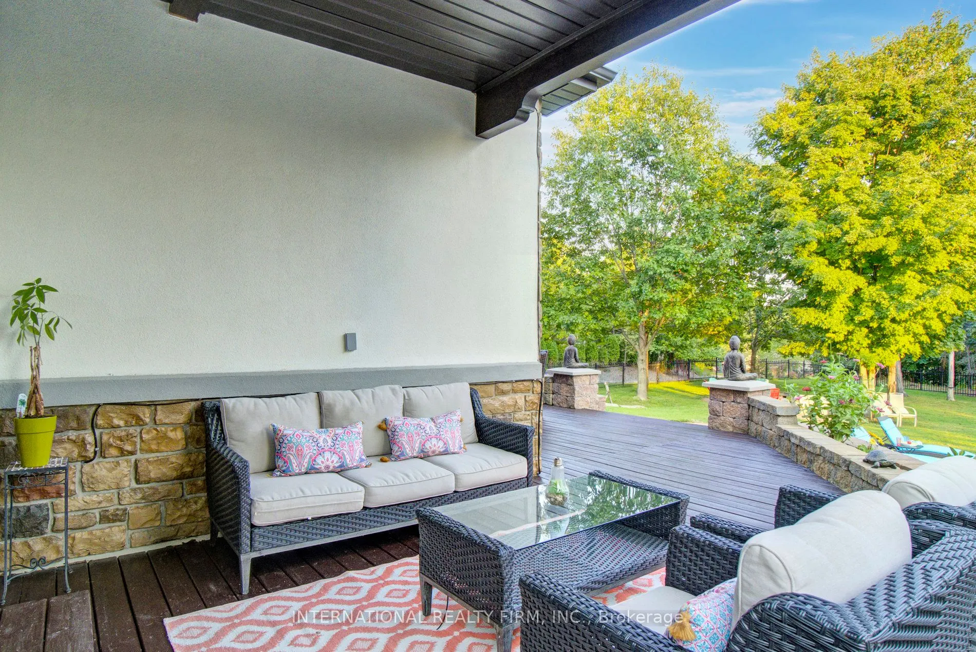 6 Pinehurst Lane