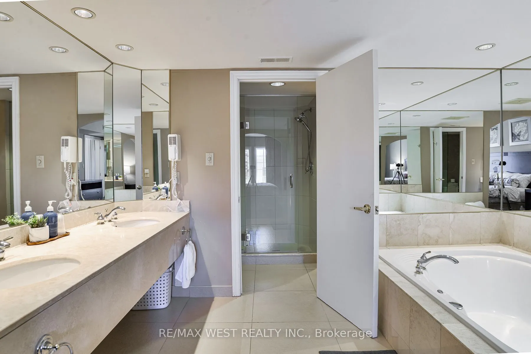 90 Highland Drive #2076-77