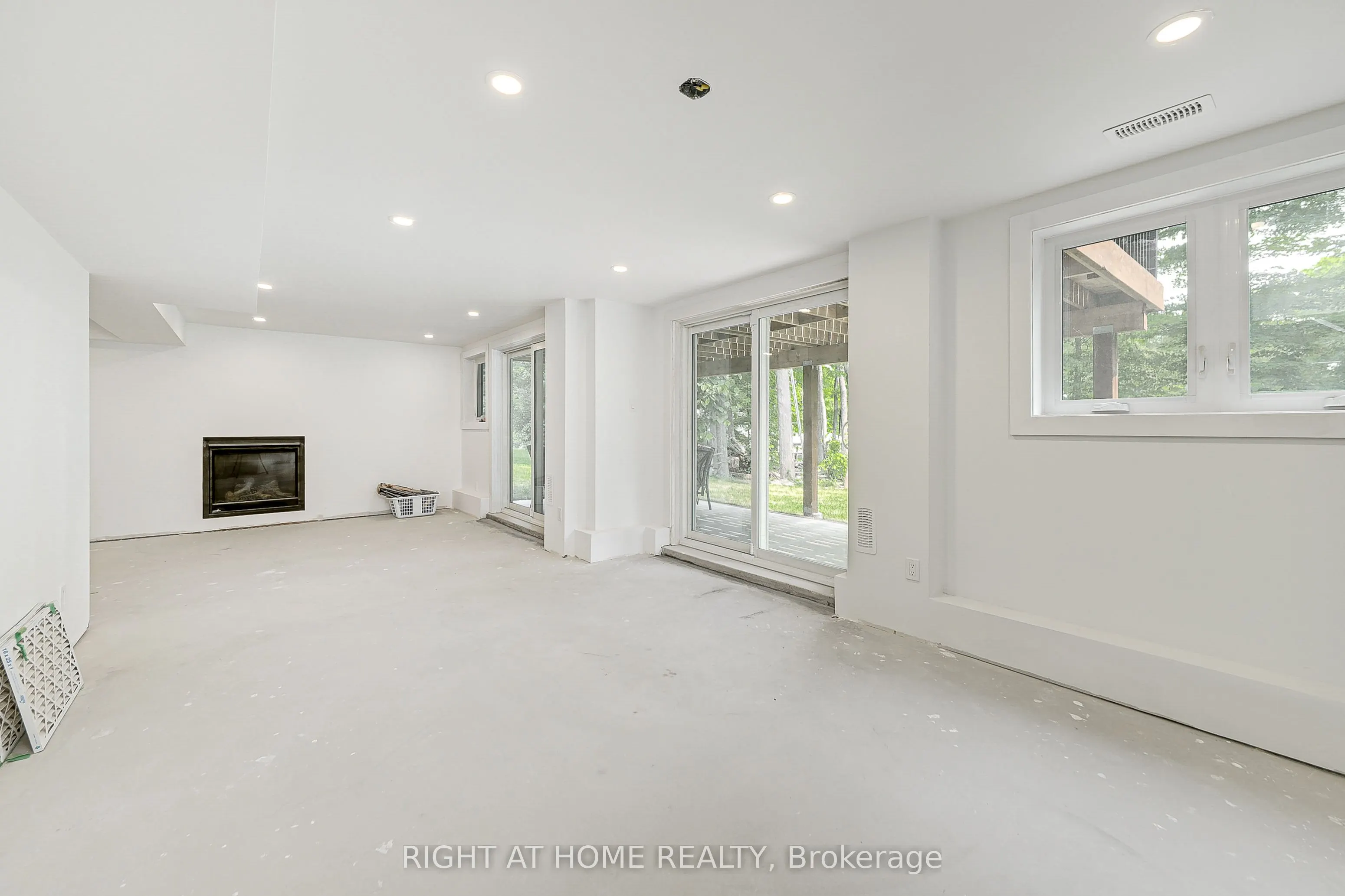 77 Polish Avenue