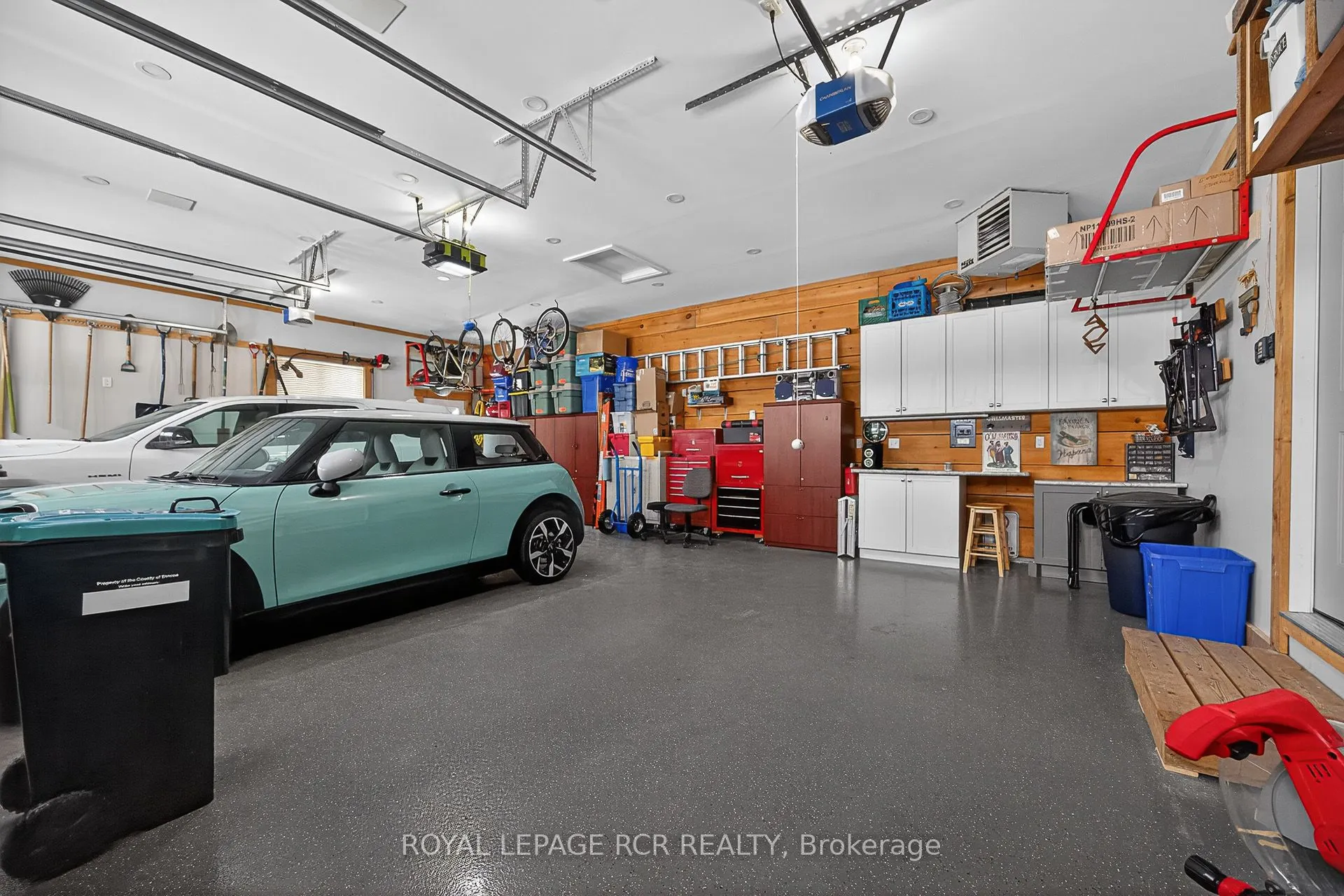 3 Thoroughbred Drive
