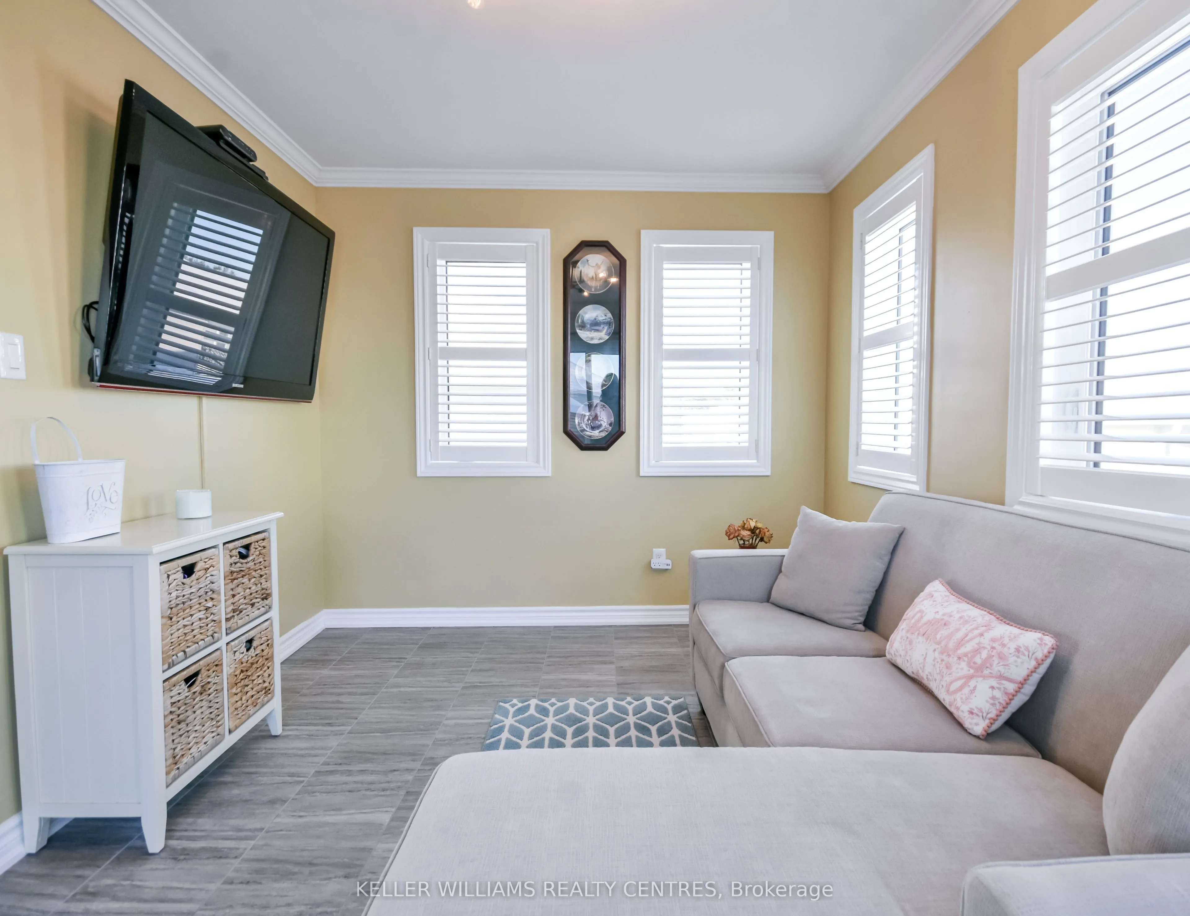 10 Sinclair Crescent