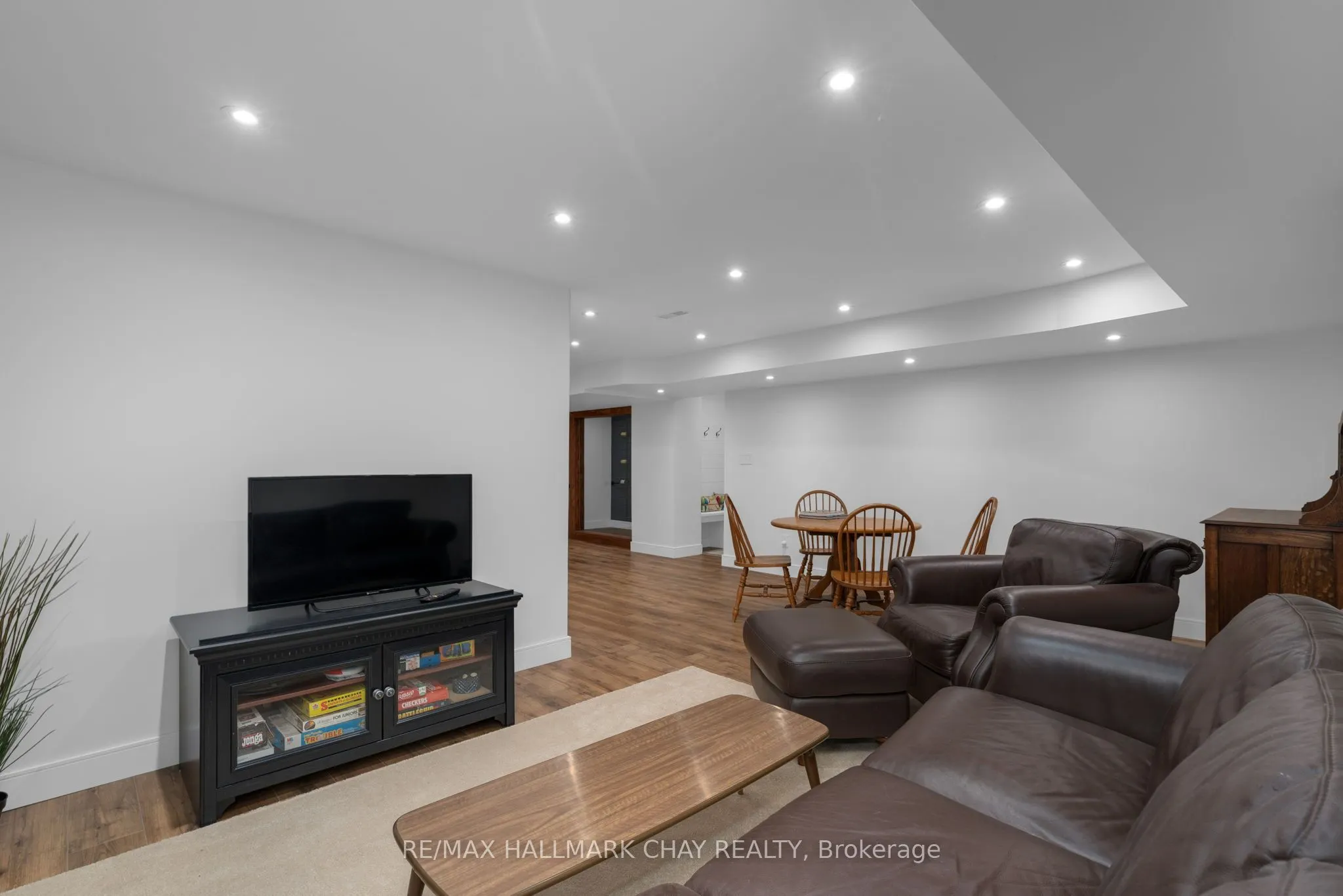 98 Shanty Bay Road