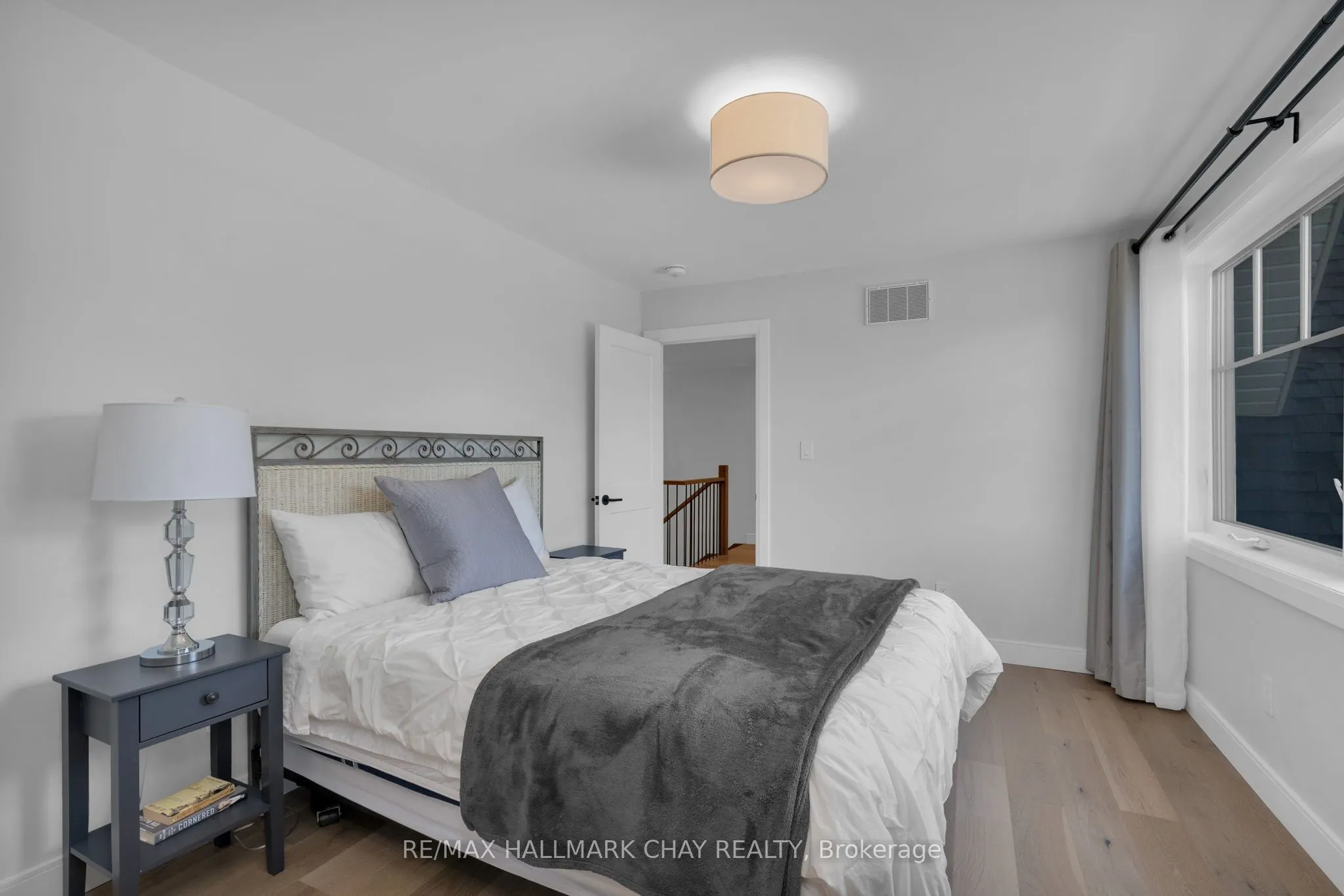 98 Shanty Bay Road