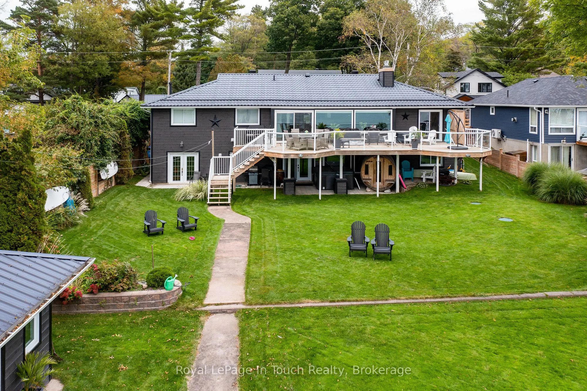 8 TINY BEACHES Road S