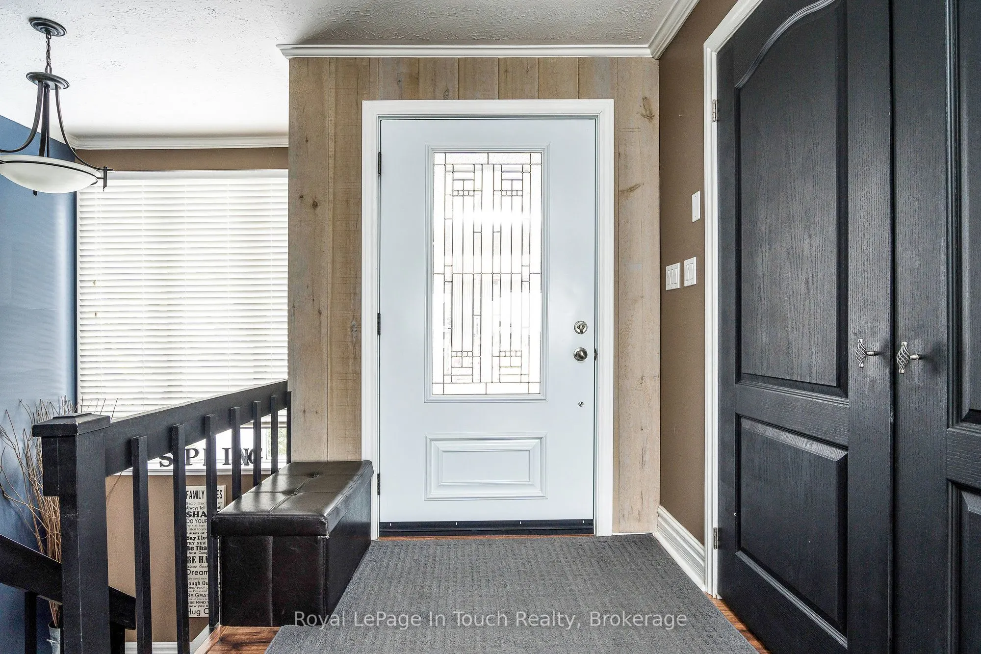 8 TINY BEACHES Road S