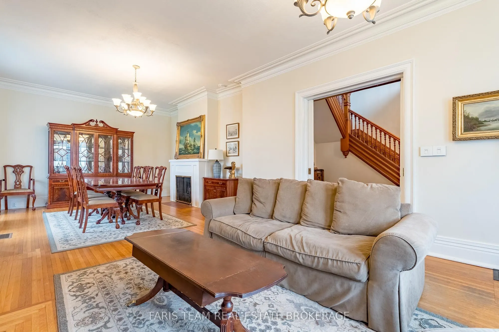 23 Yonge Street S