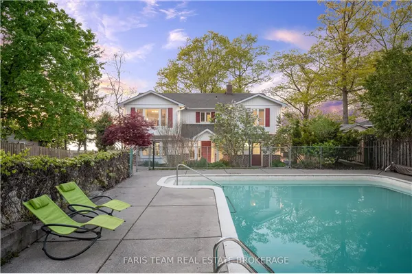 10 White Oaks Road