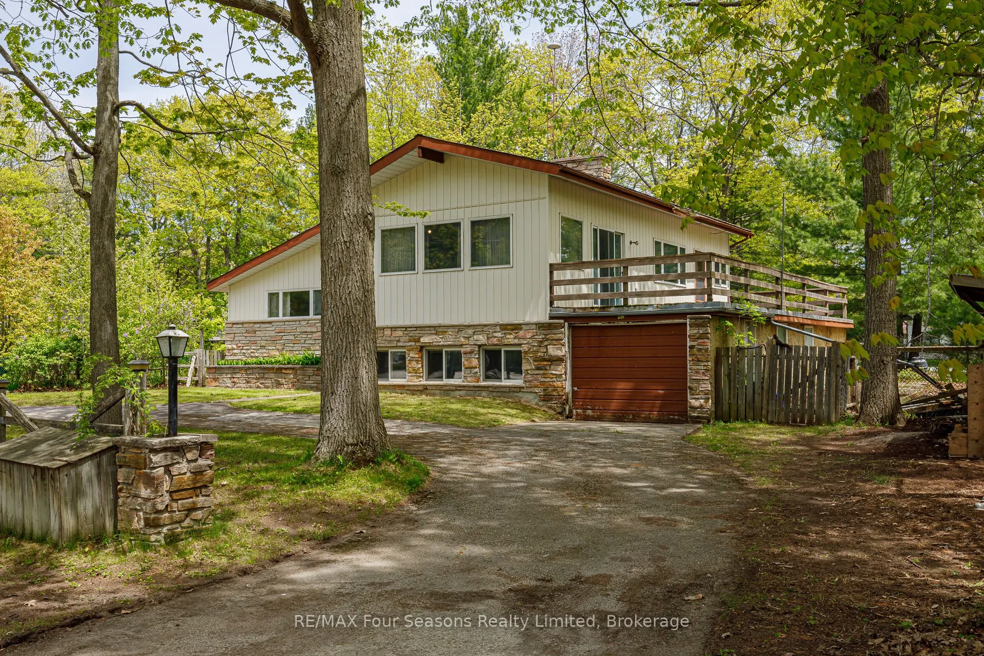 828 Oxbow Park Drive