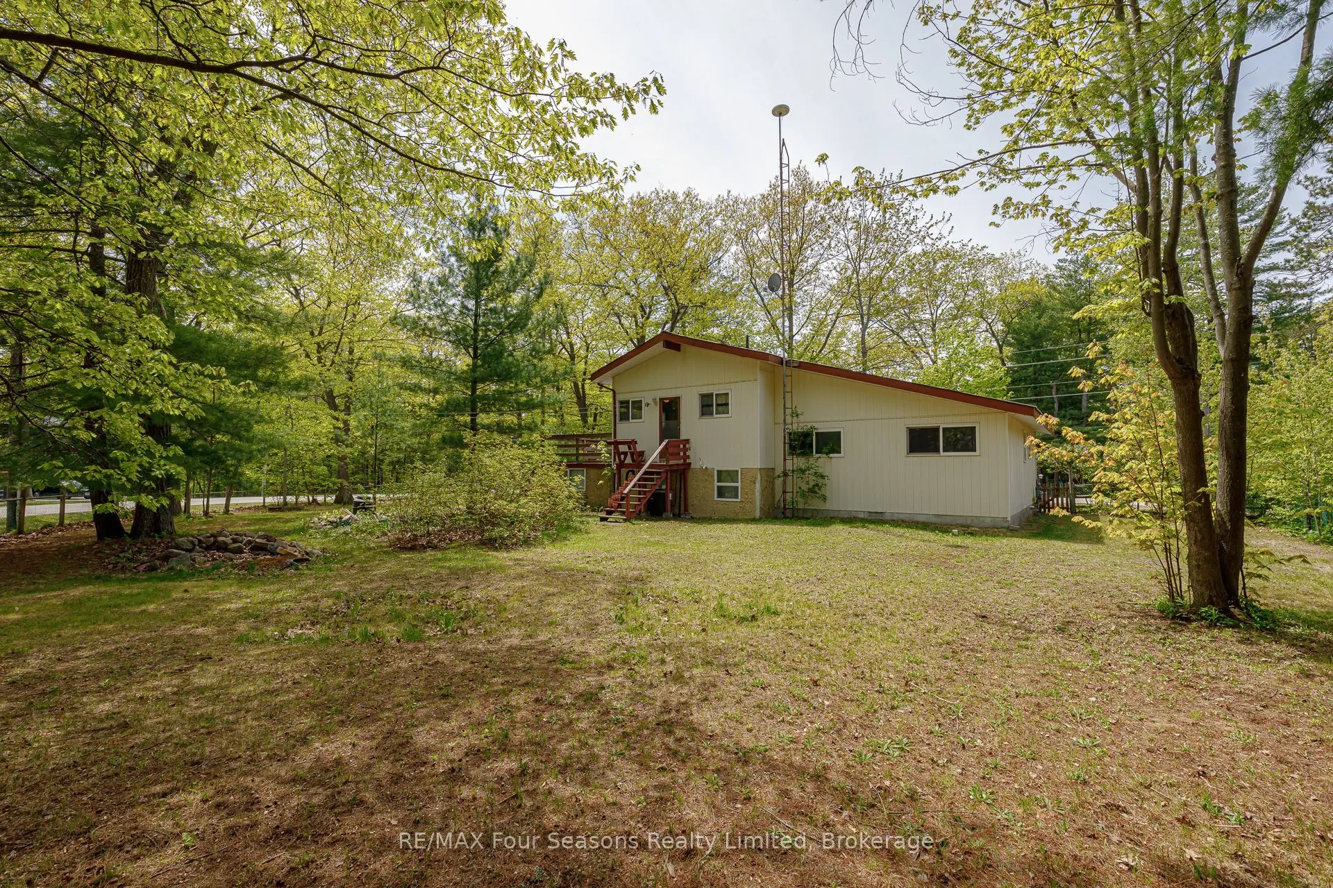 828 Oxbow Park Drive