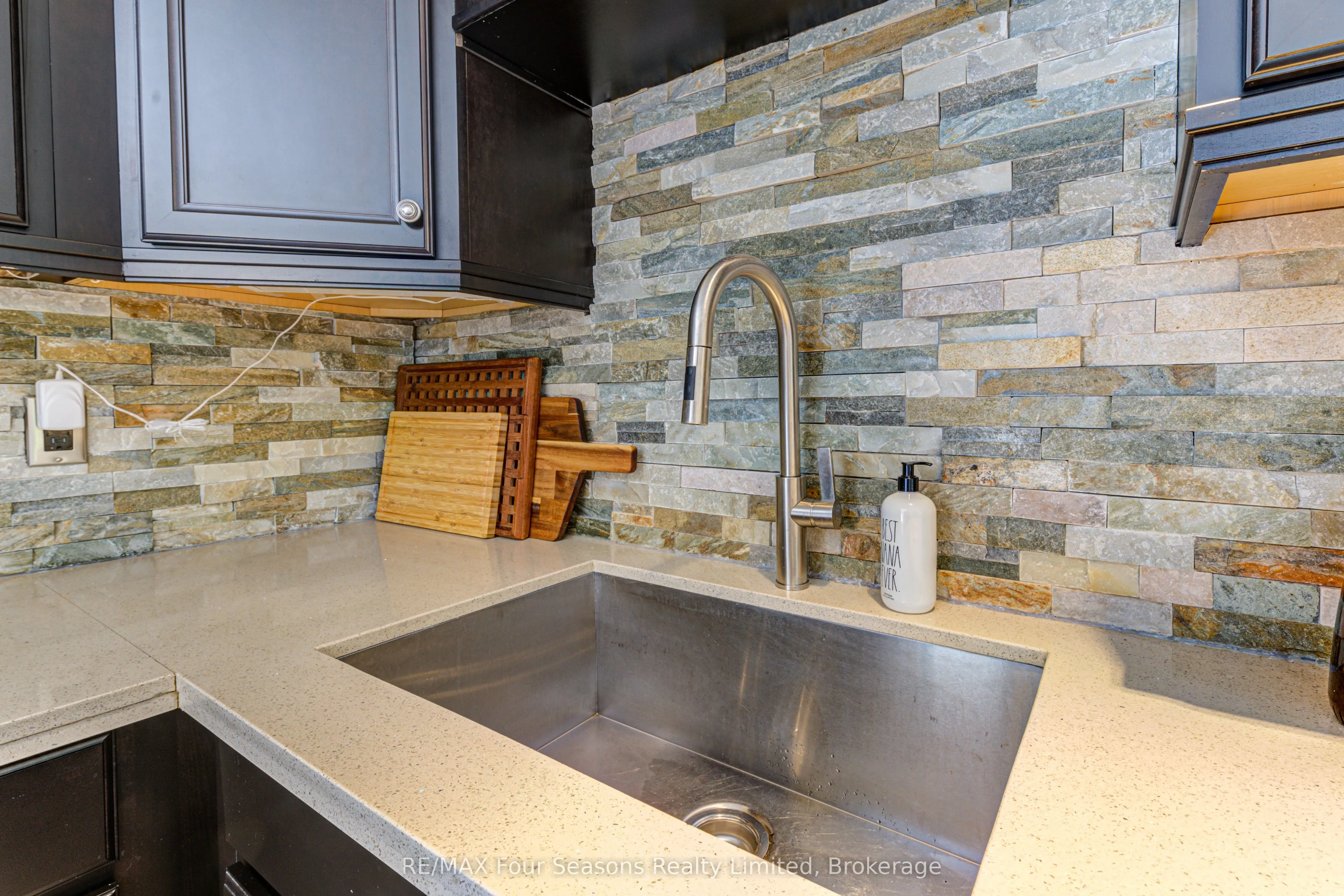 471 Oxbow Crescent #11