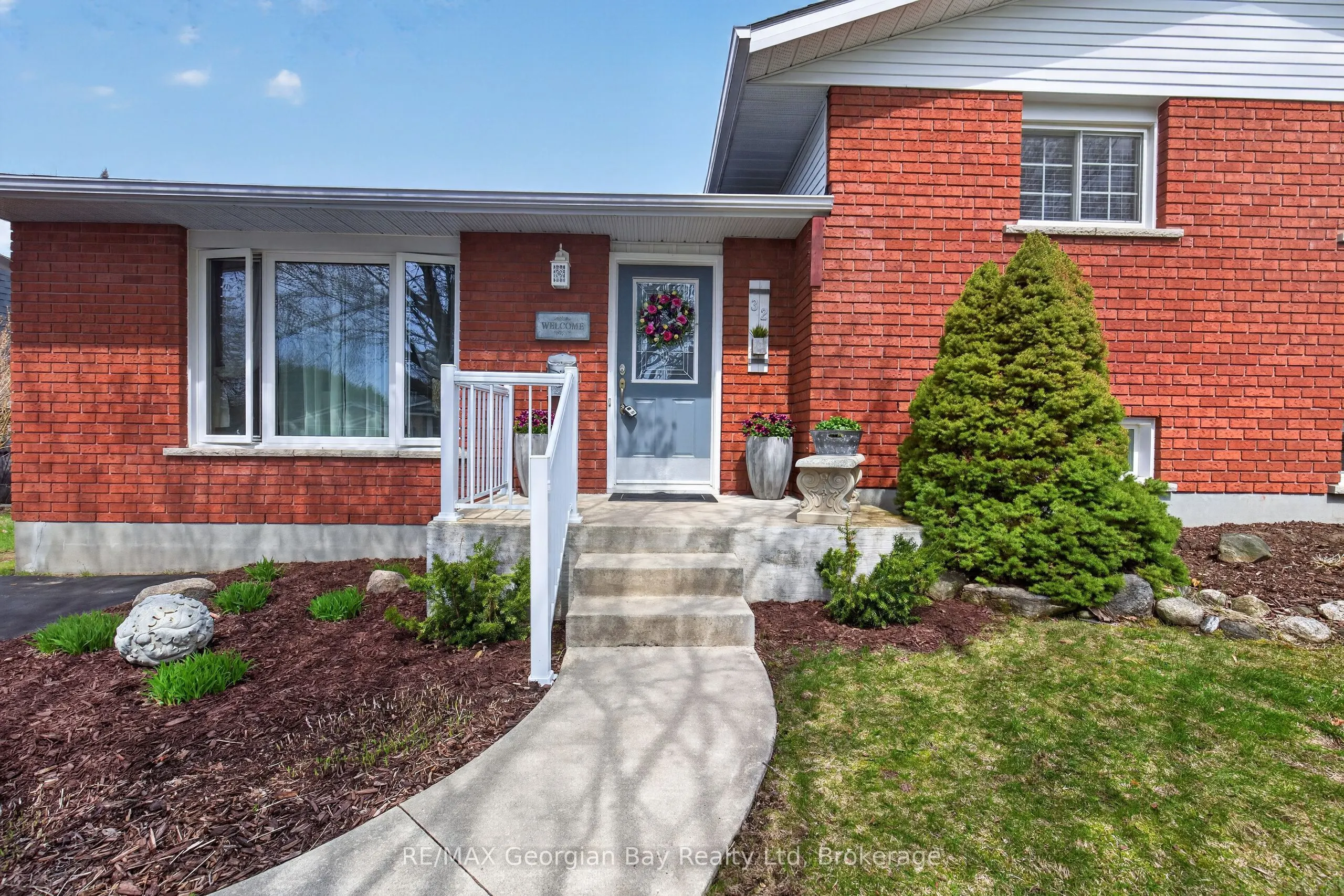 32 BONAVENTURE Place