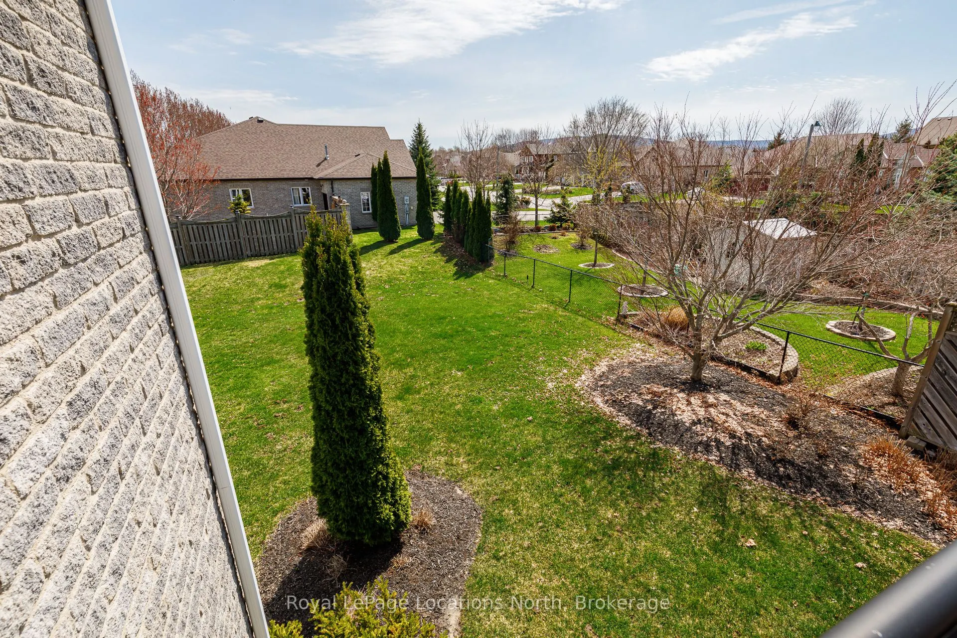 6 Thomas Drive