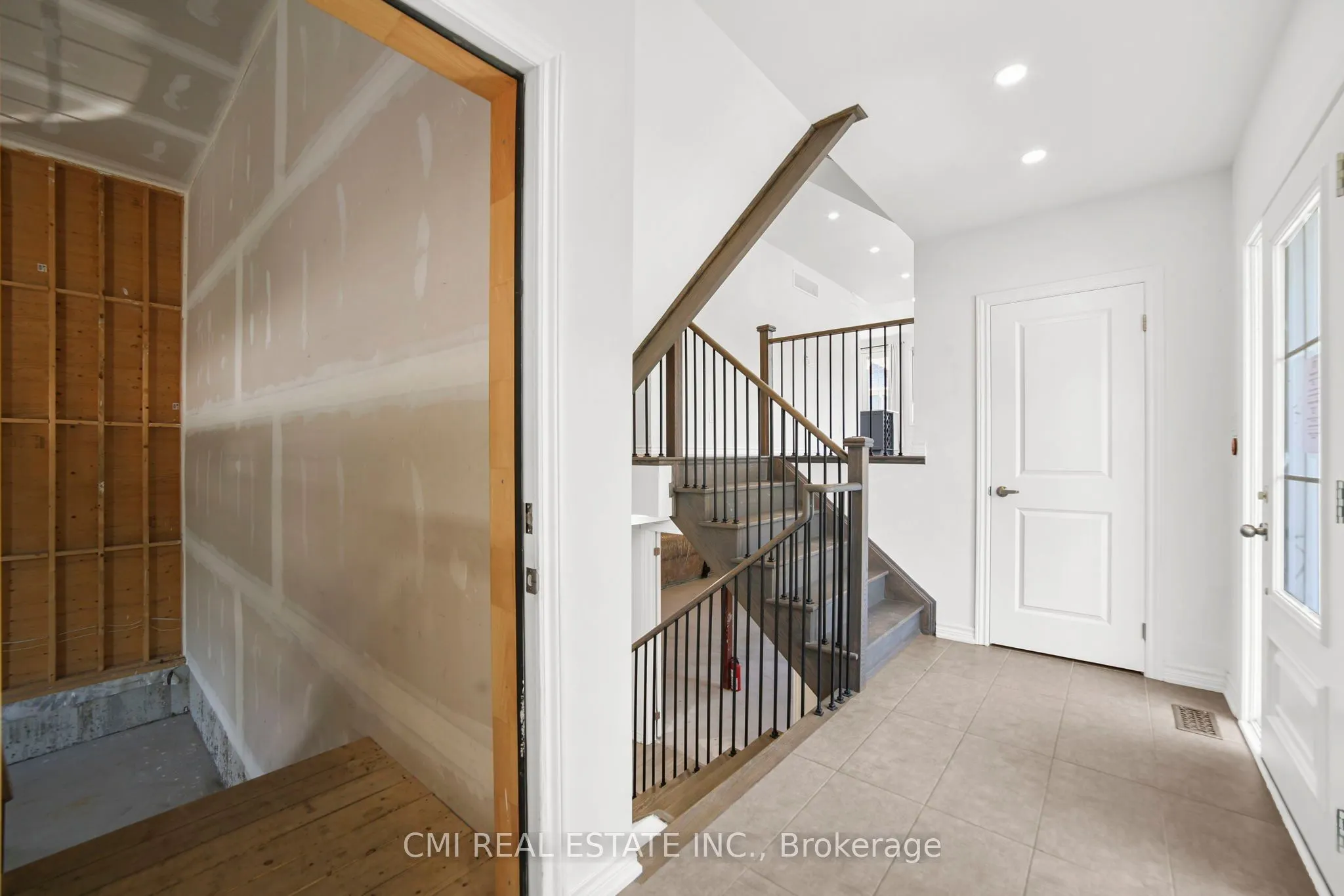 3205 Mosley Street