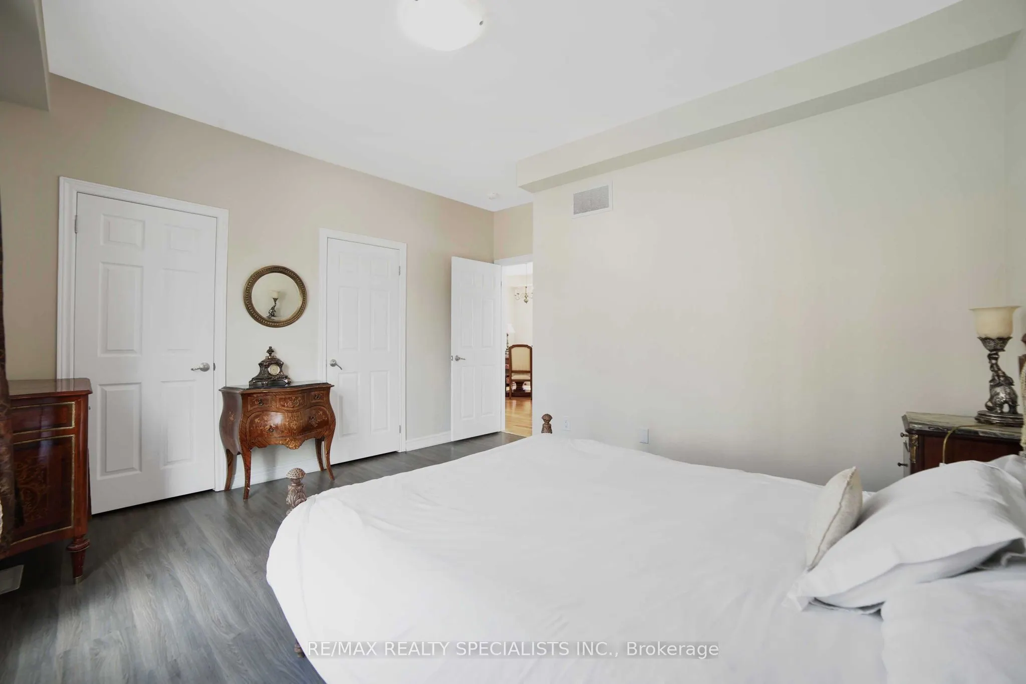 61 Riverwalk Place