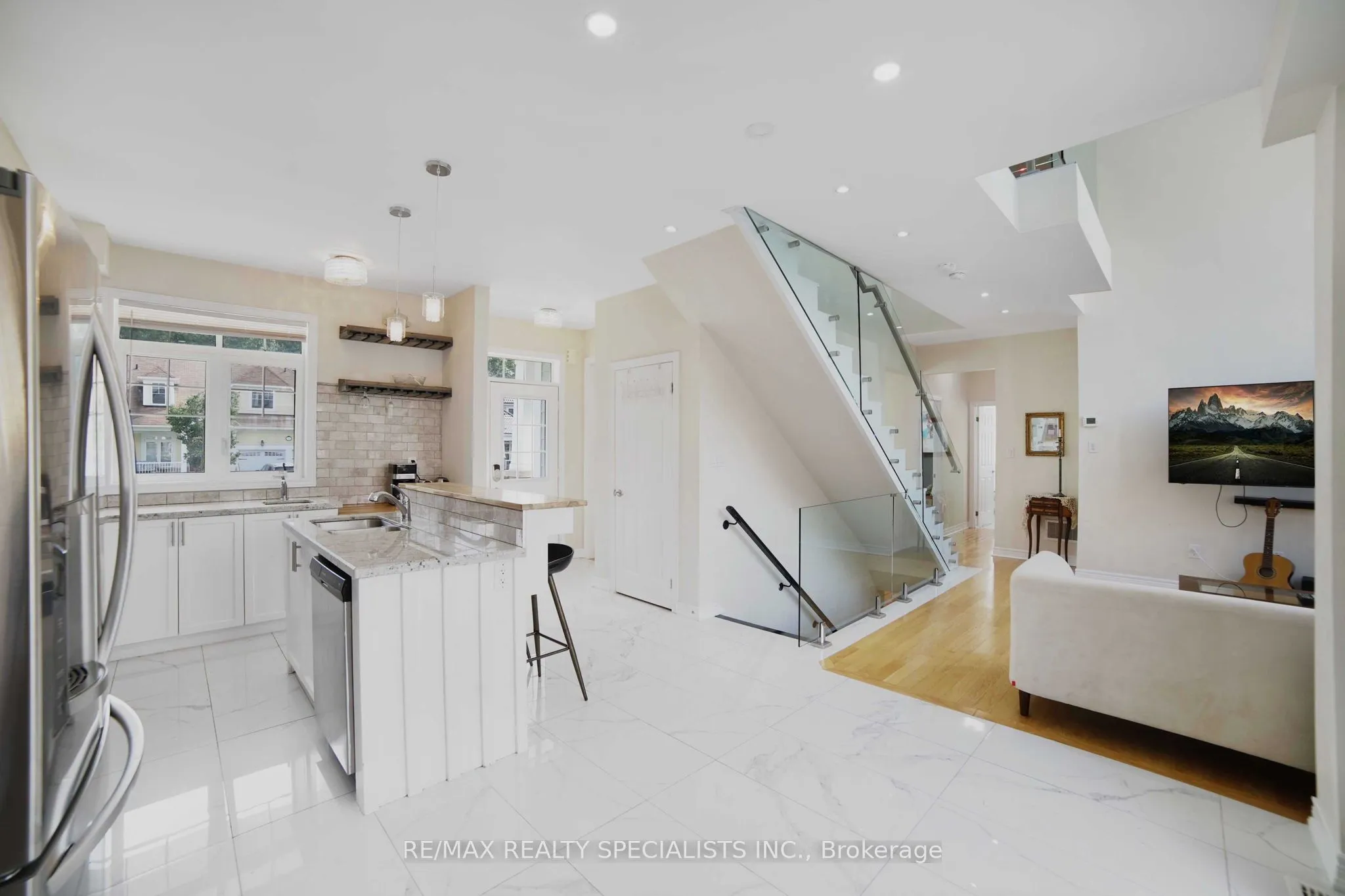 61 Riverwalk Place