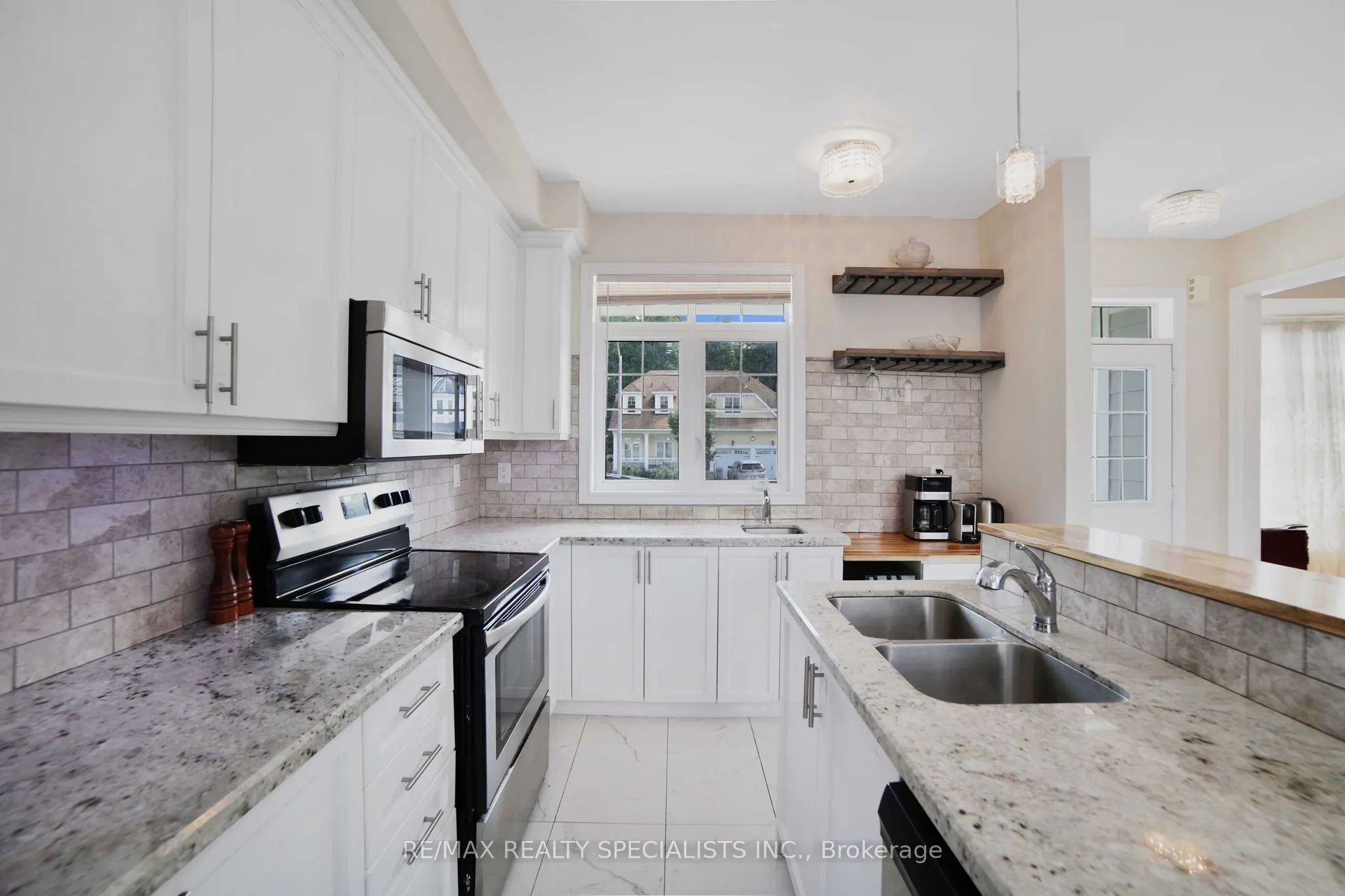 61 Riverwalk Place