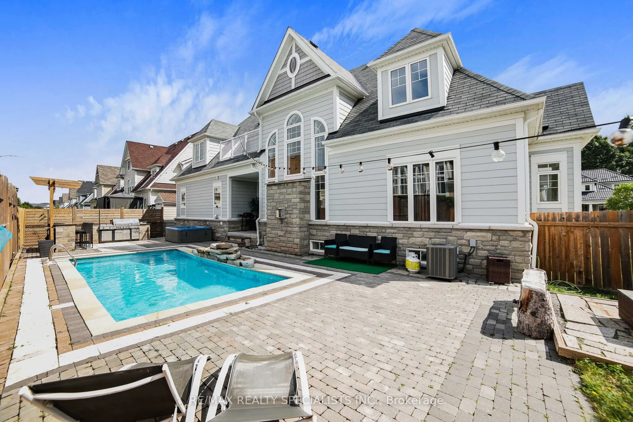 61 Riverwalk Place