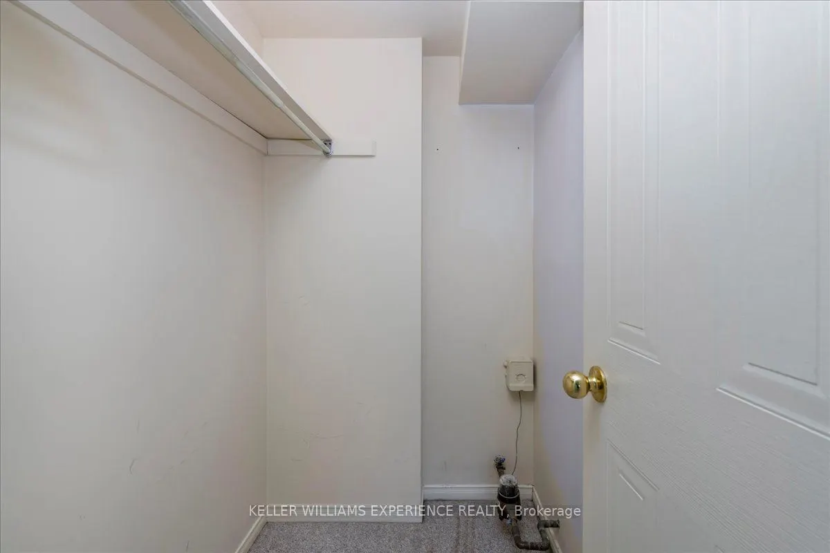 492 Laclie Street #204