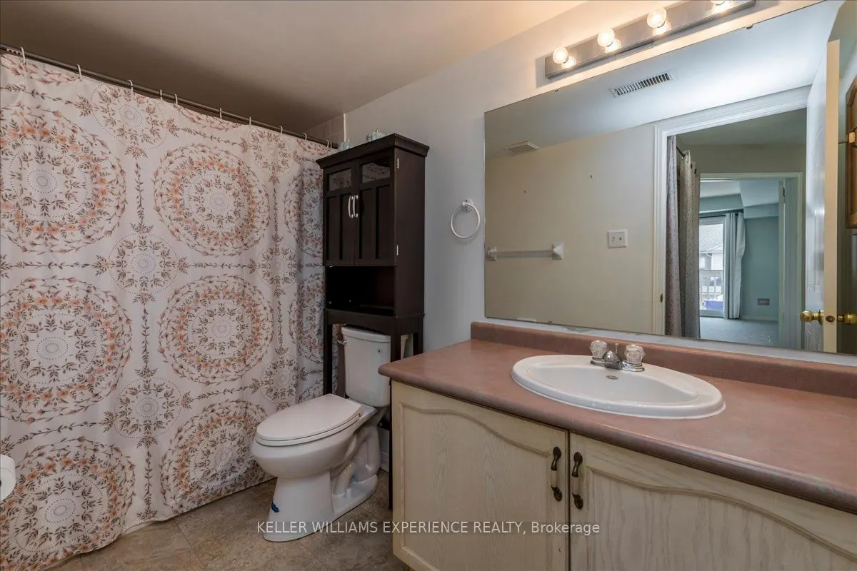 492 Laclie Street #204