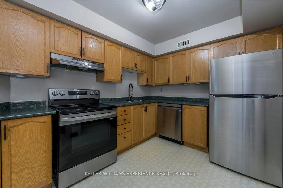 492 Laclie Street #204