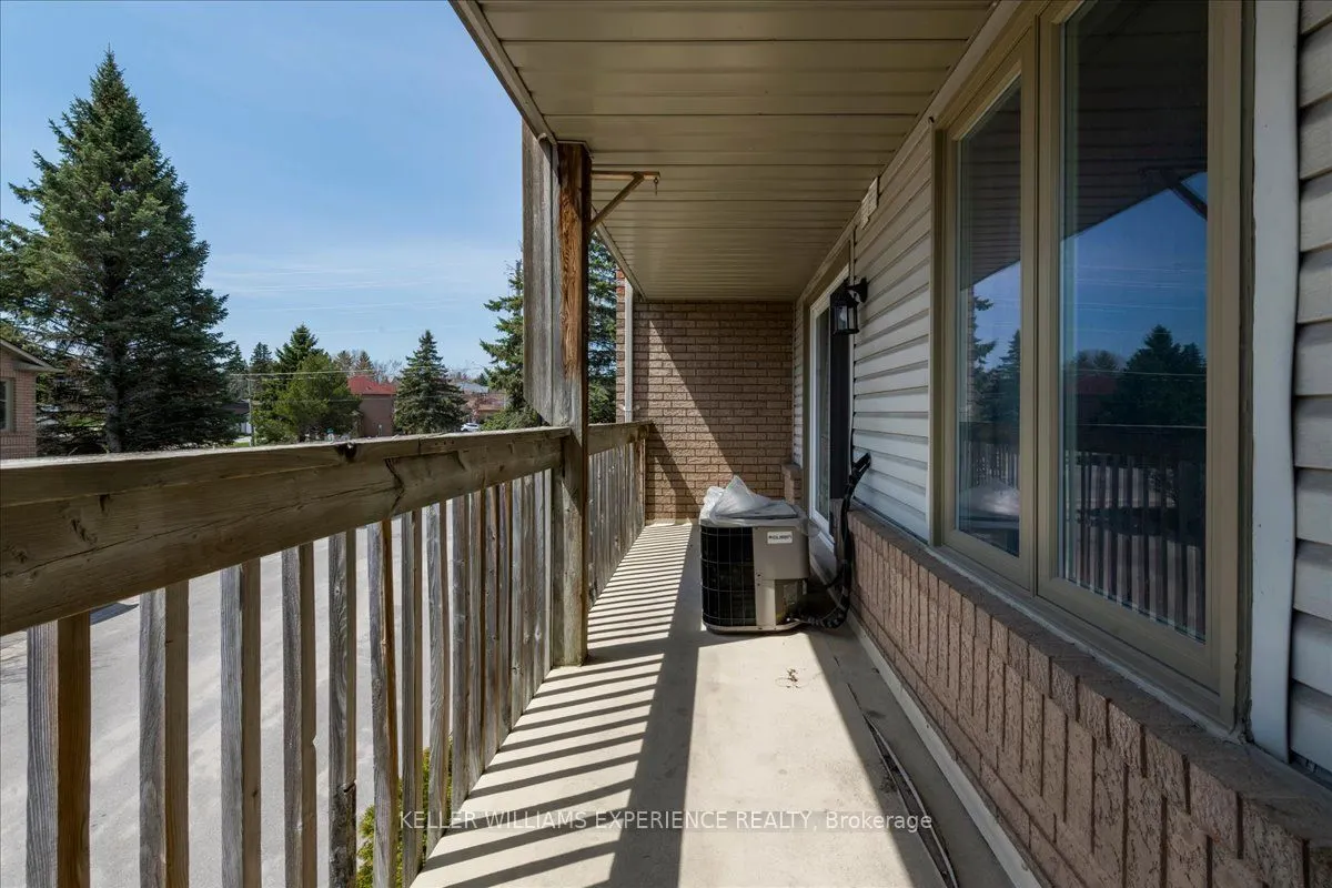 492 Laclie Street #204