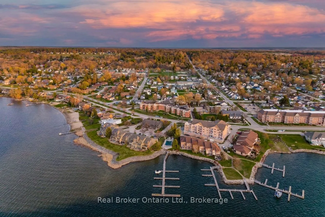 11 Beck Boulevard #402