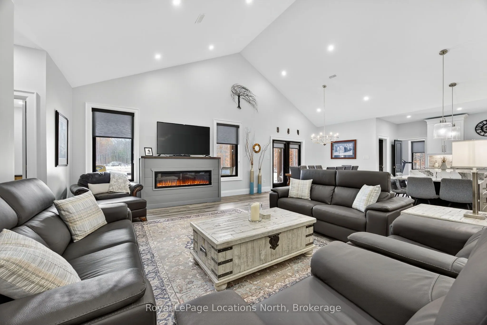 3511 Rainbow Valley Road W