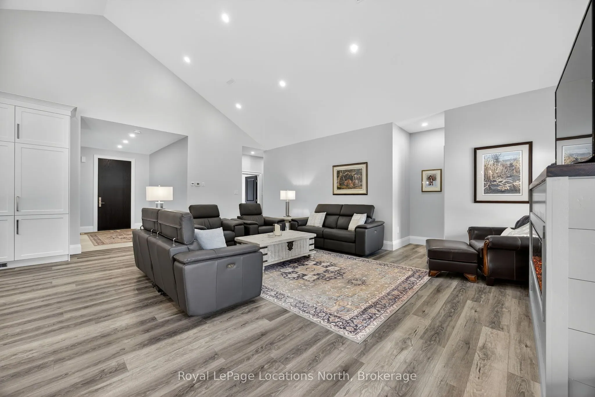 3511 Rainbow Valley Road W