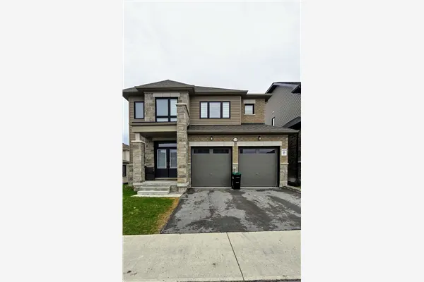 21 Abbey Crescent W