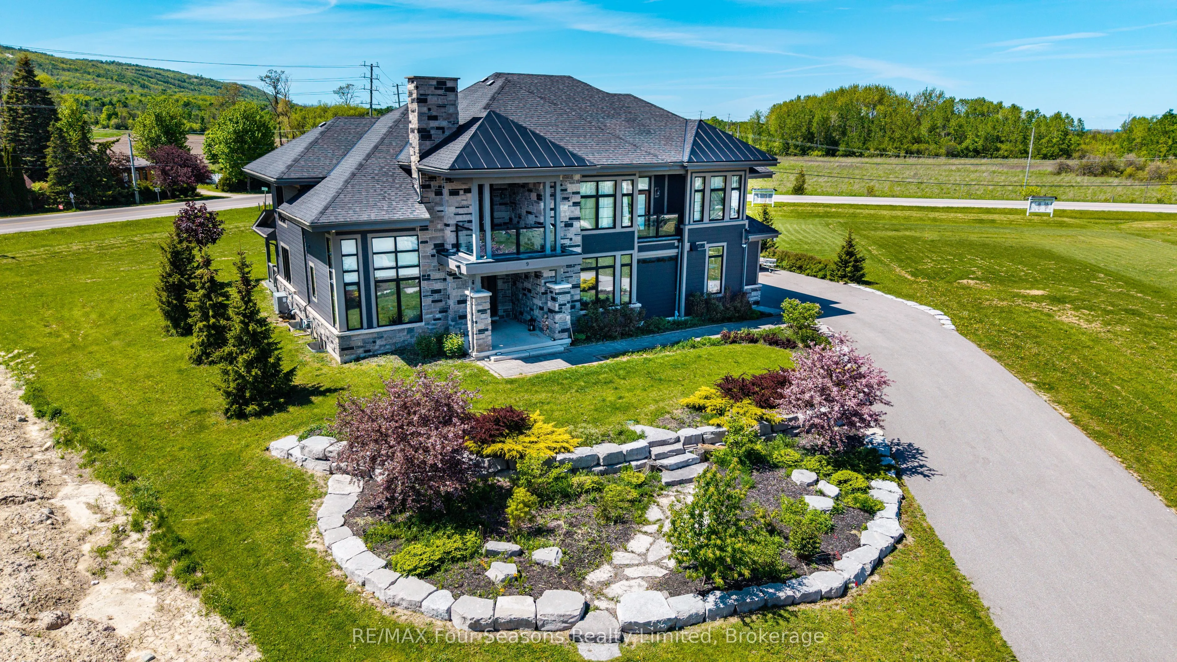 9 Windrose Valley Boulevard